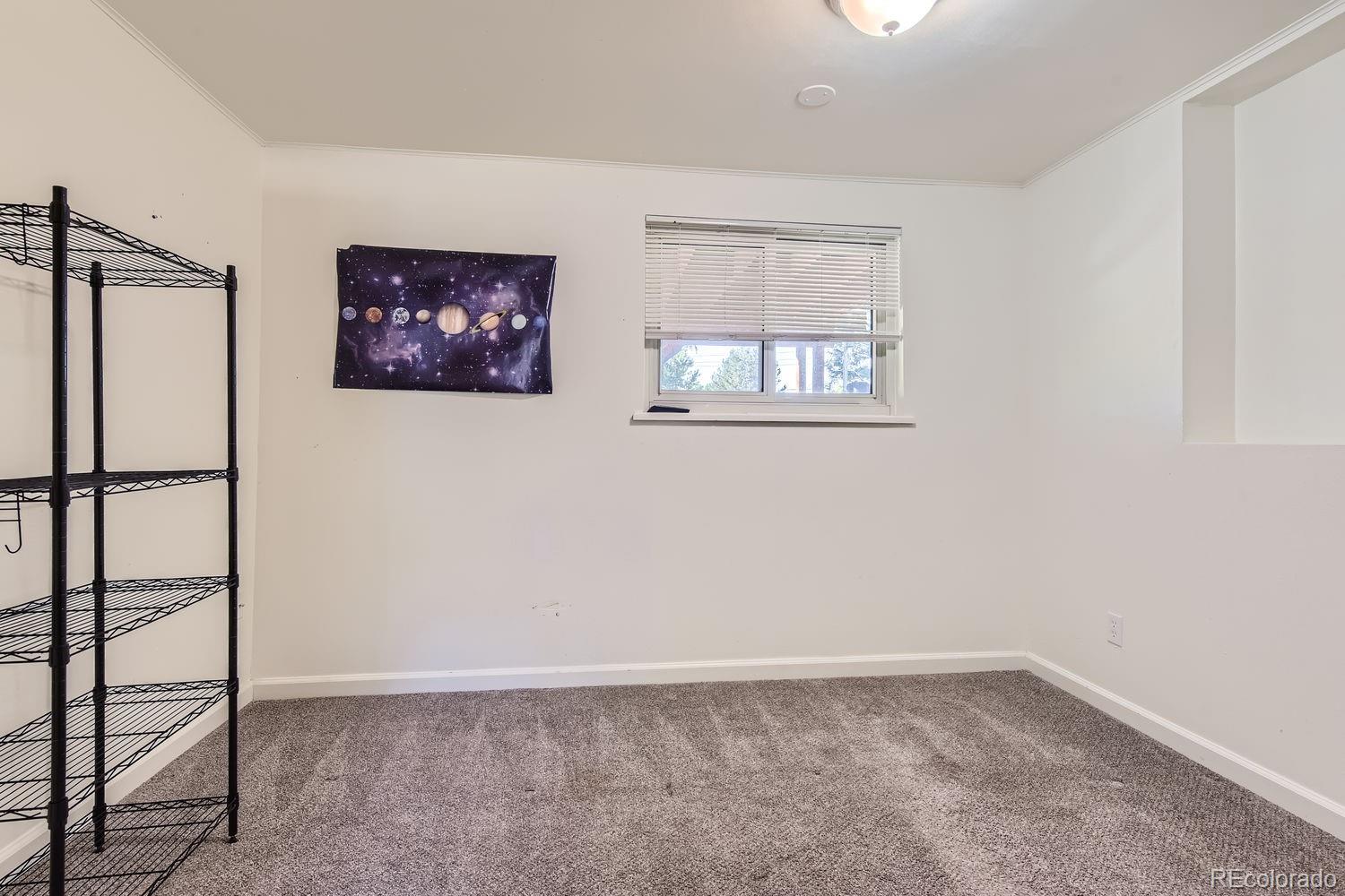 240 W Delaware Circle