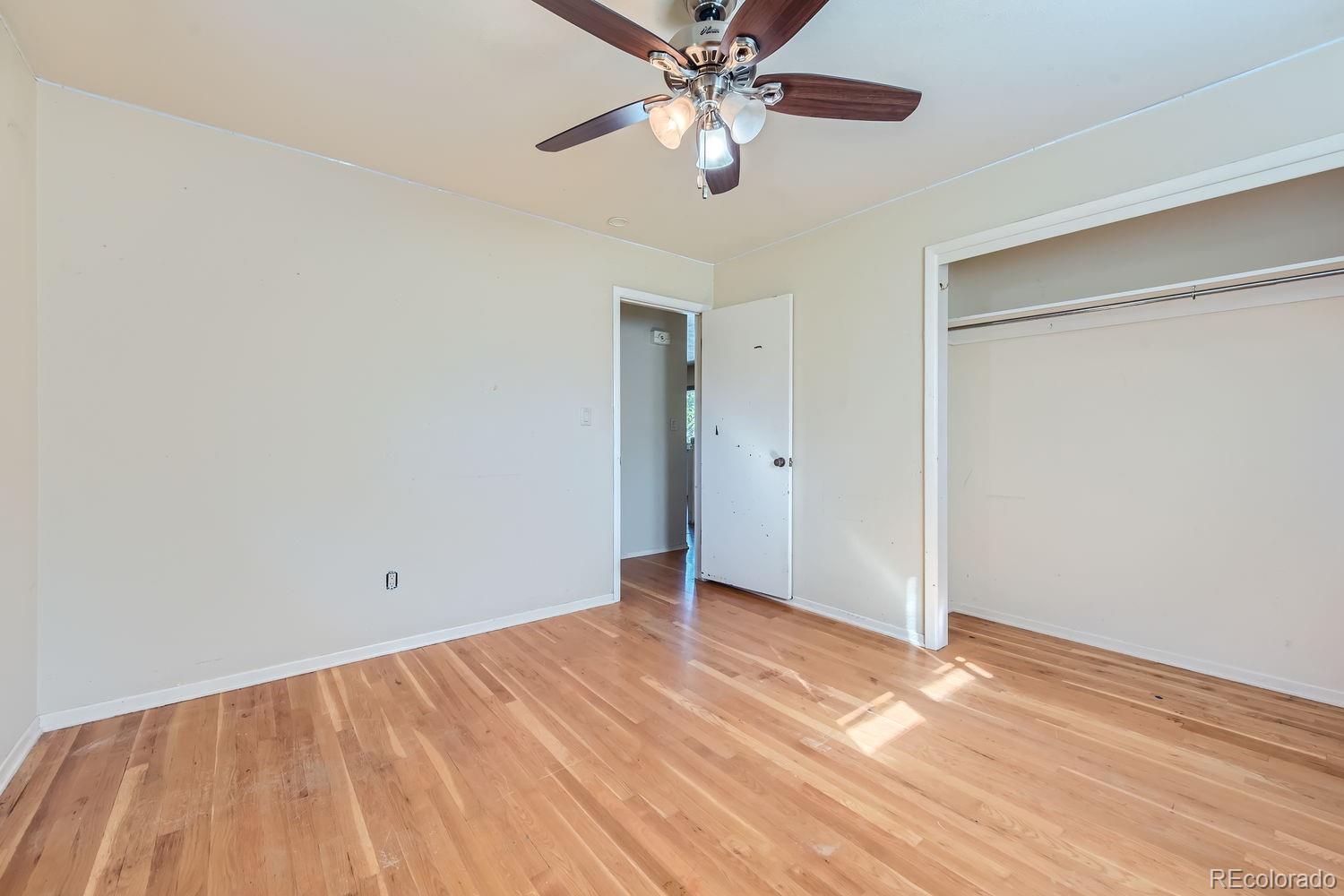 240 W Delaware Circle