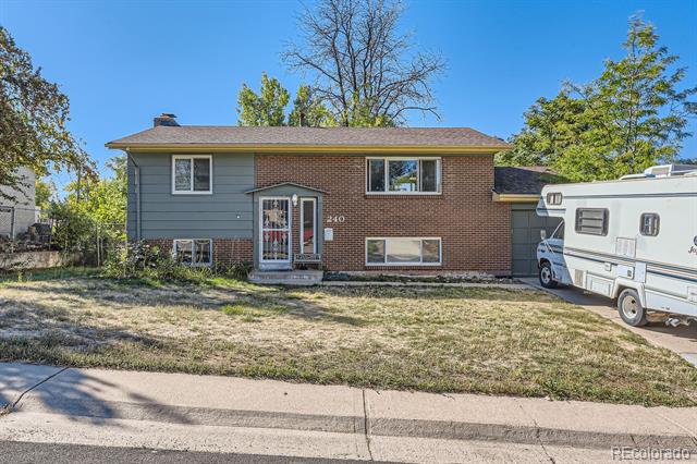 240 W Delaware Circle