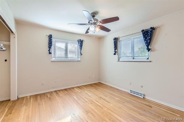 240 W Delaware Circle