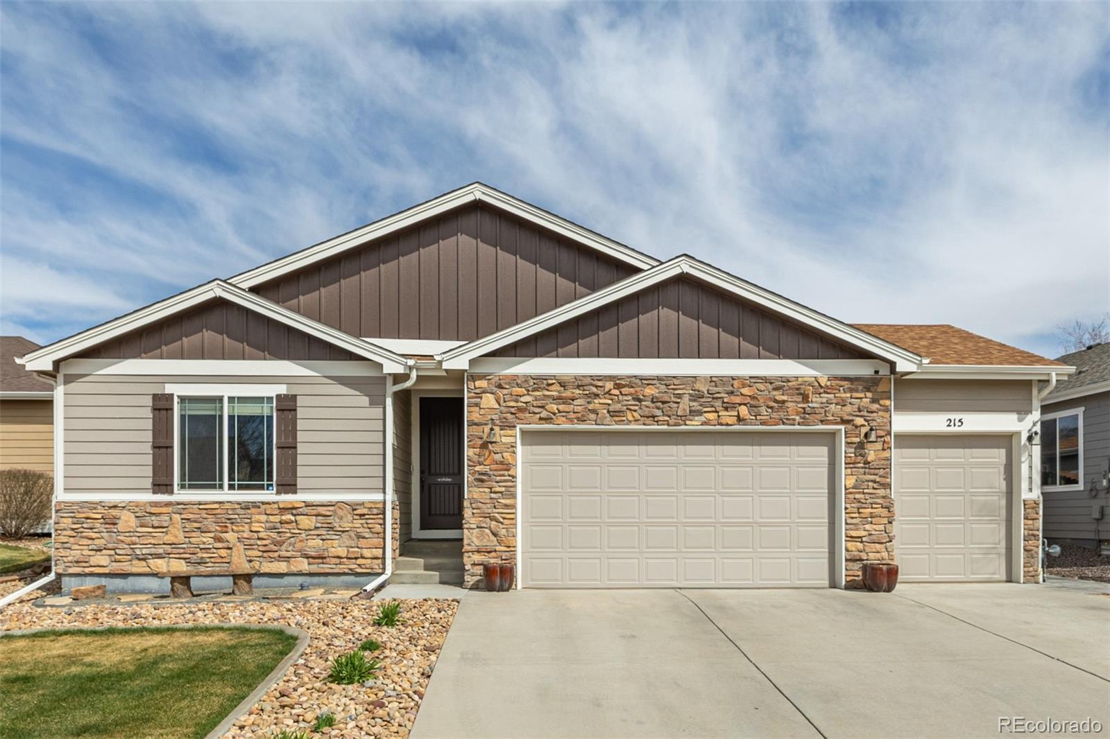 215 Dee Road