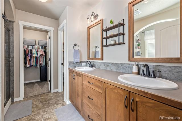215 Dee Road