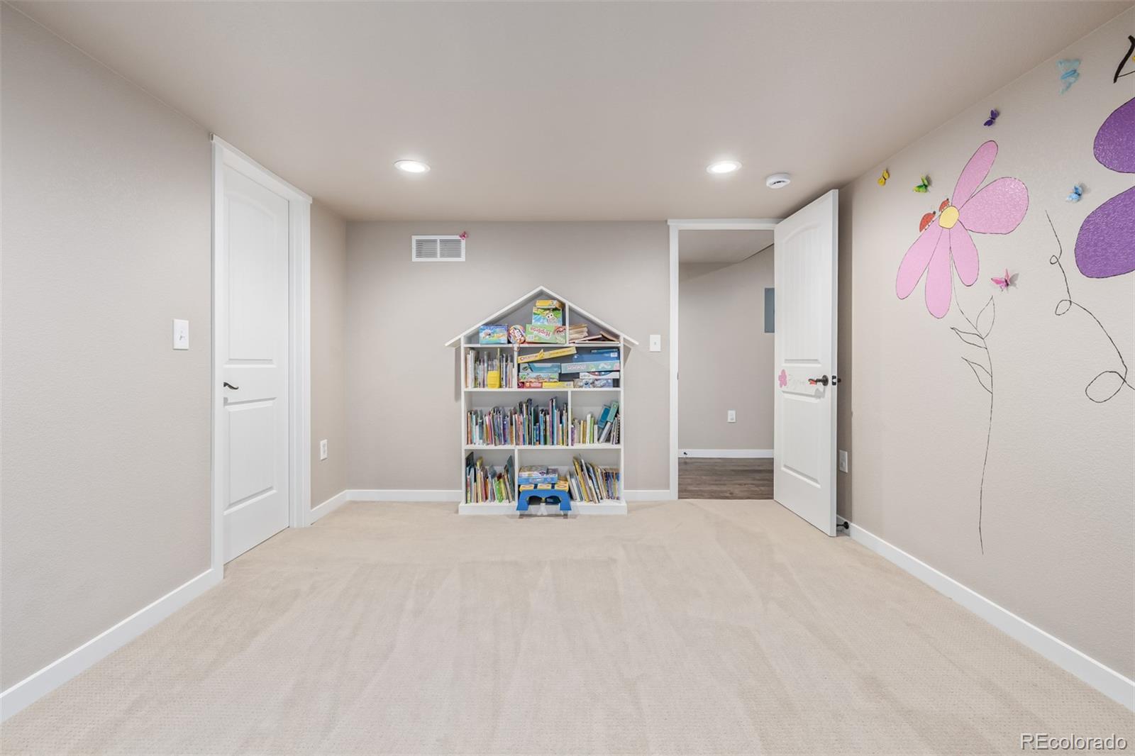 215 Dee Road