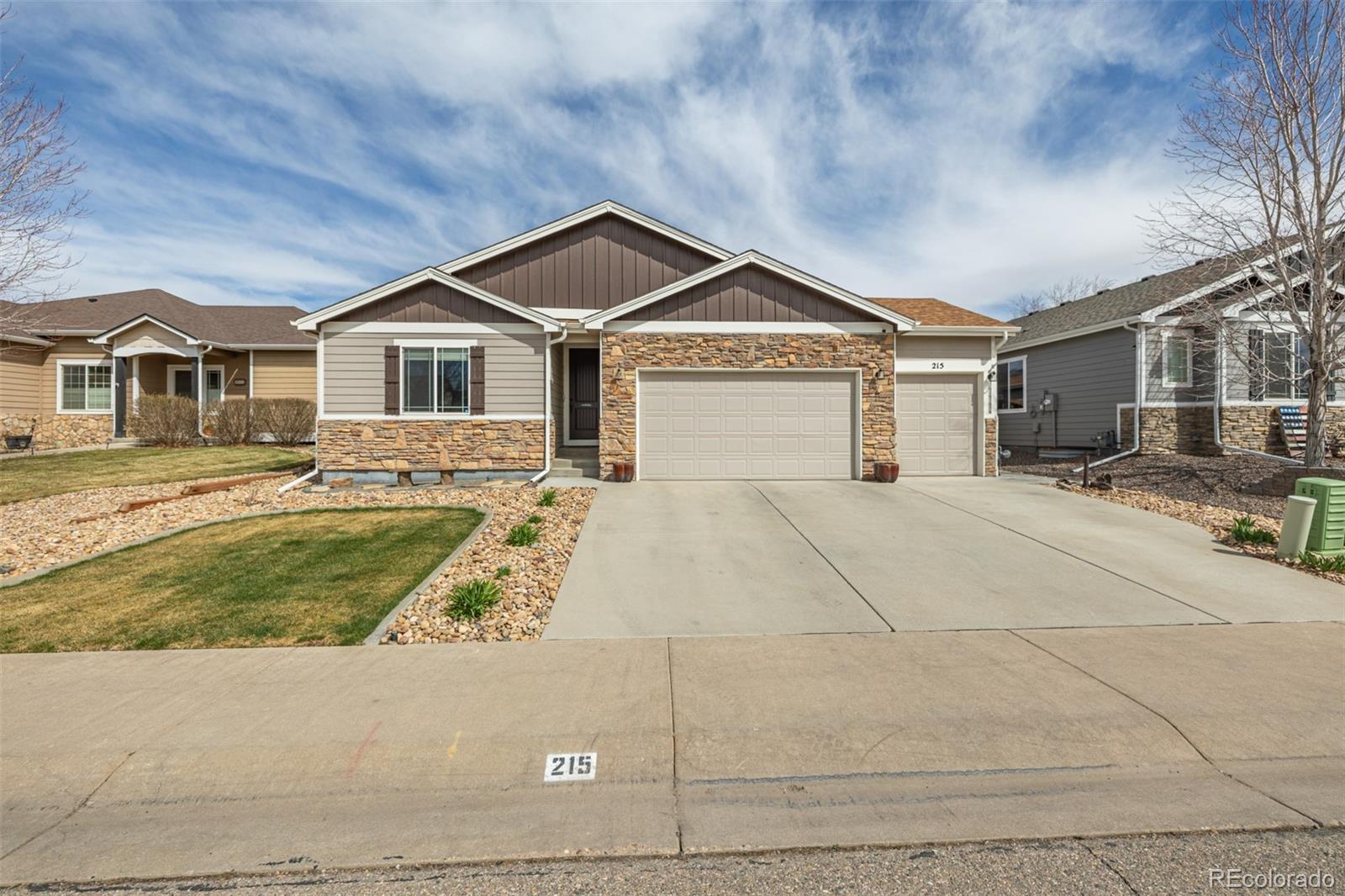 215 Dee Road