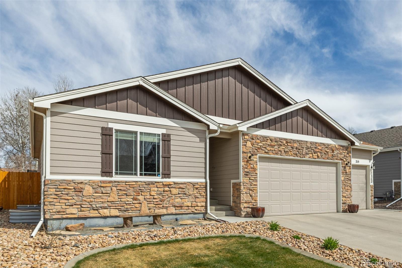 215 Dee Road