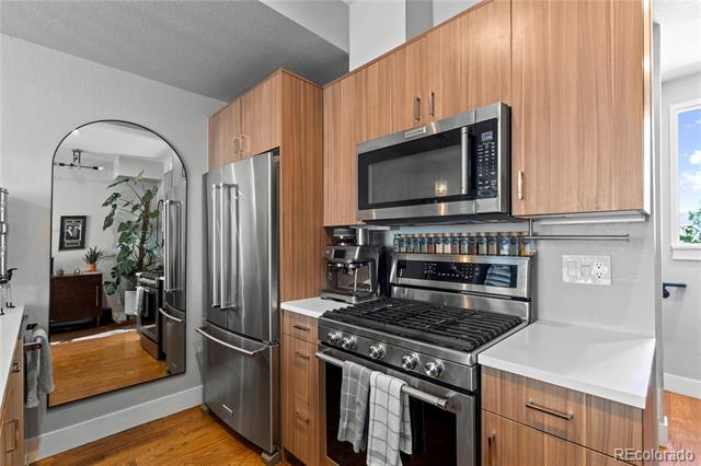 1906 W 38th Avenue