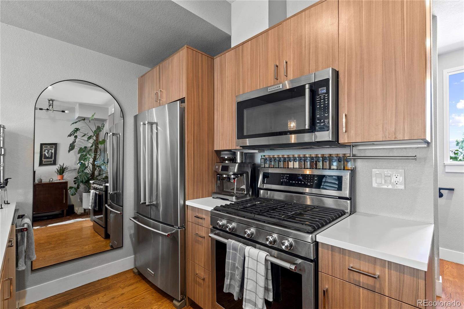 1906 W 38th Avenue