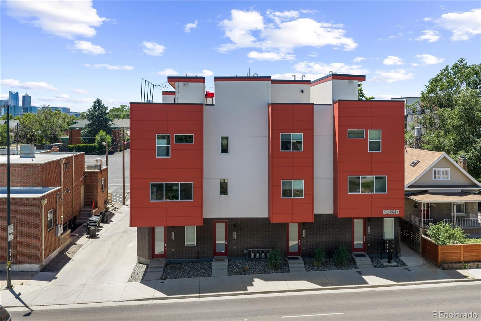 1906 W 38th Avenue