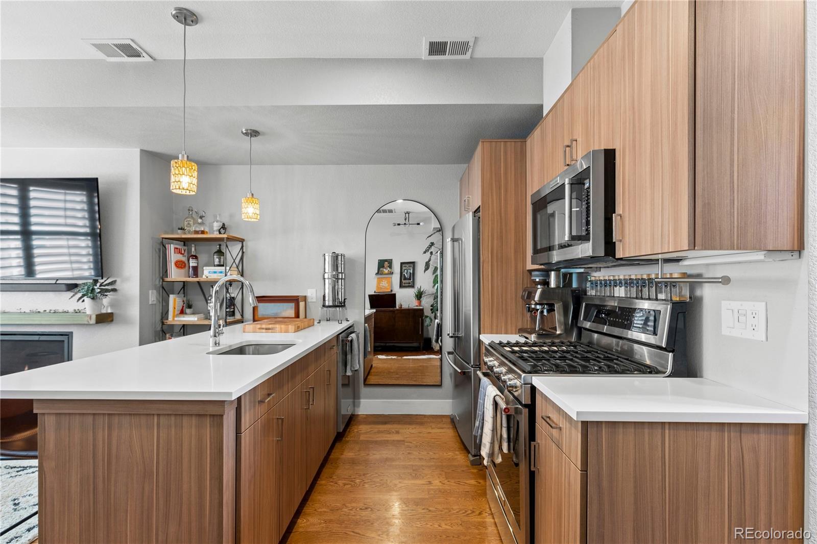 1906 W 38th Avenue