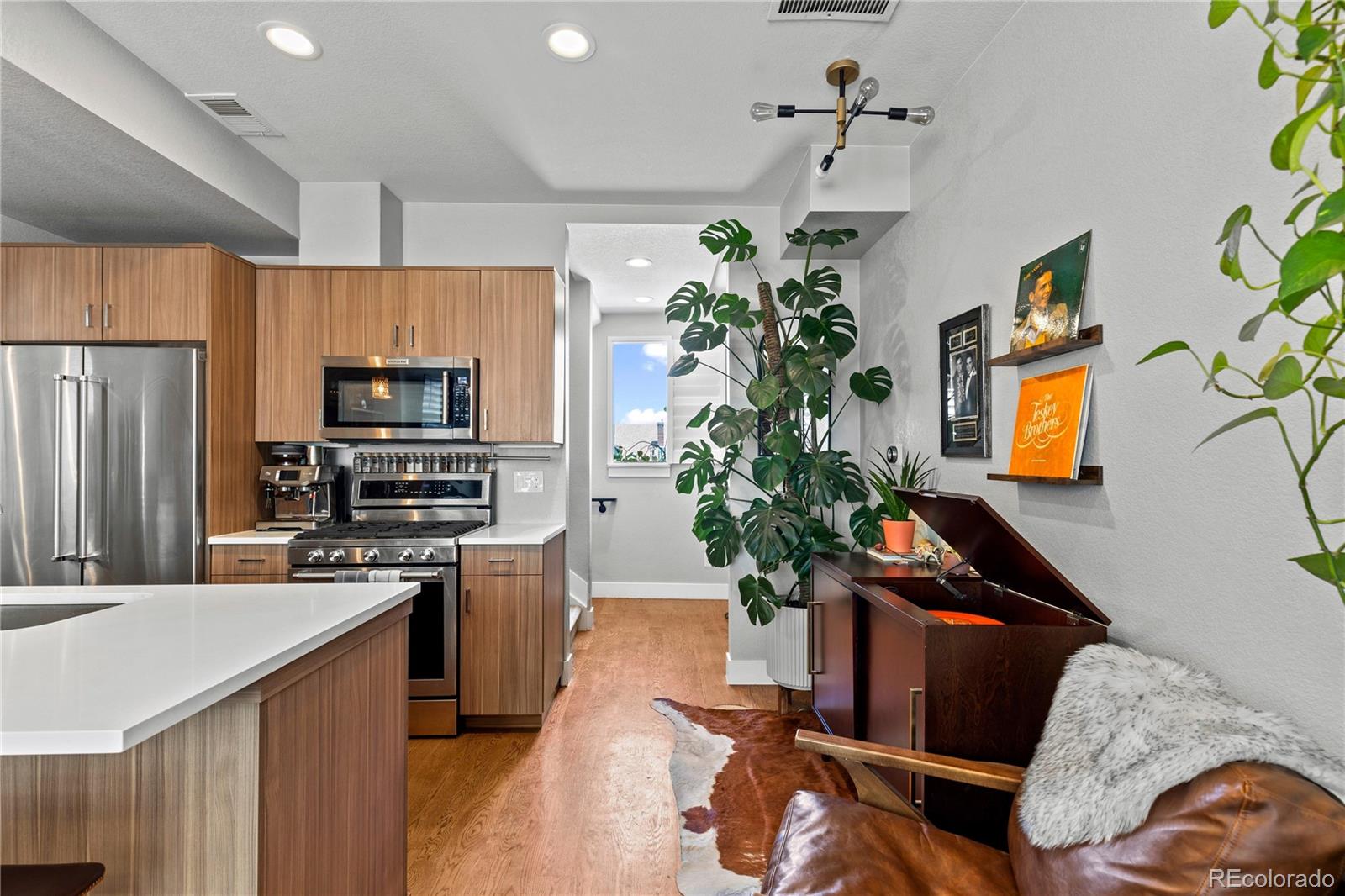 1906 W 38th Avenue