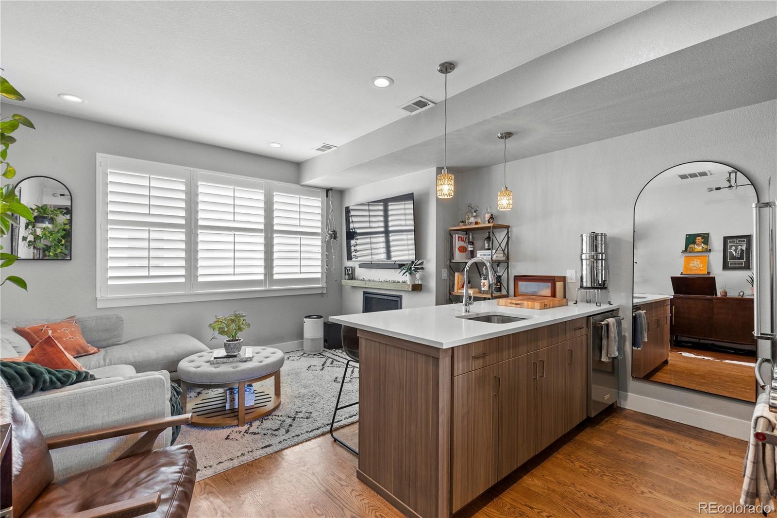 1906 W 38th Avenue