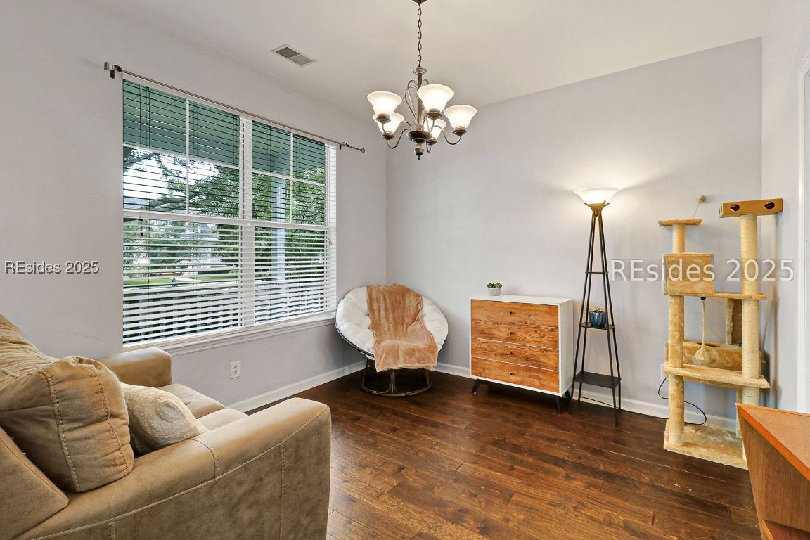 37 4th Avenue