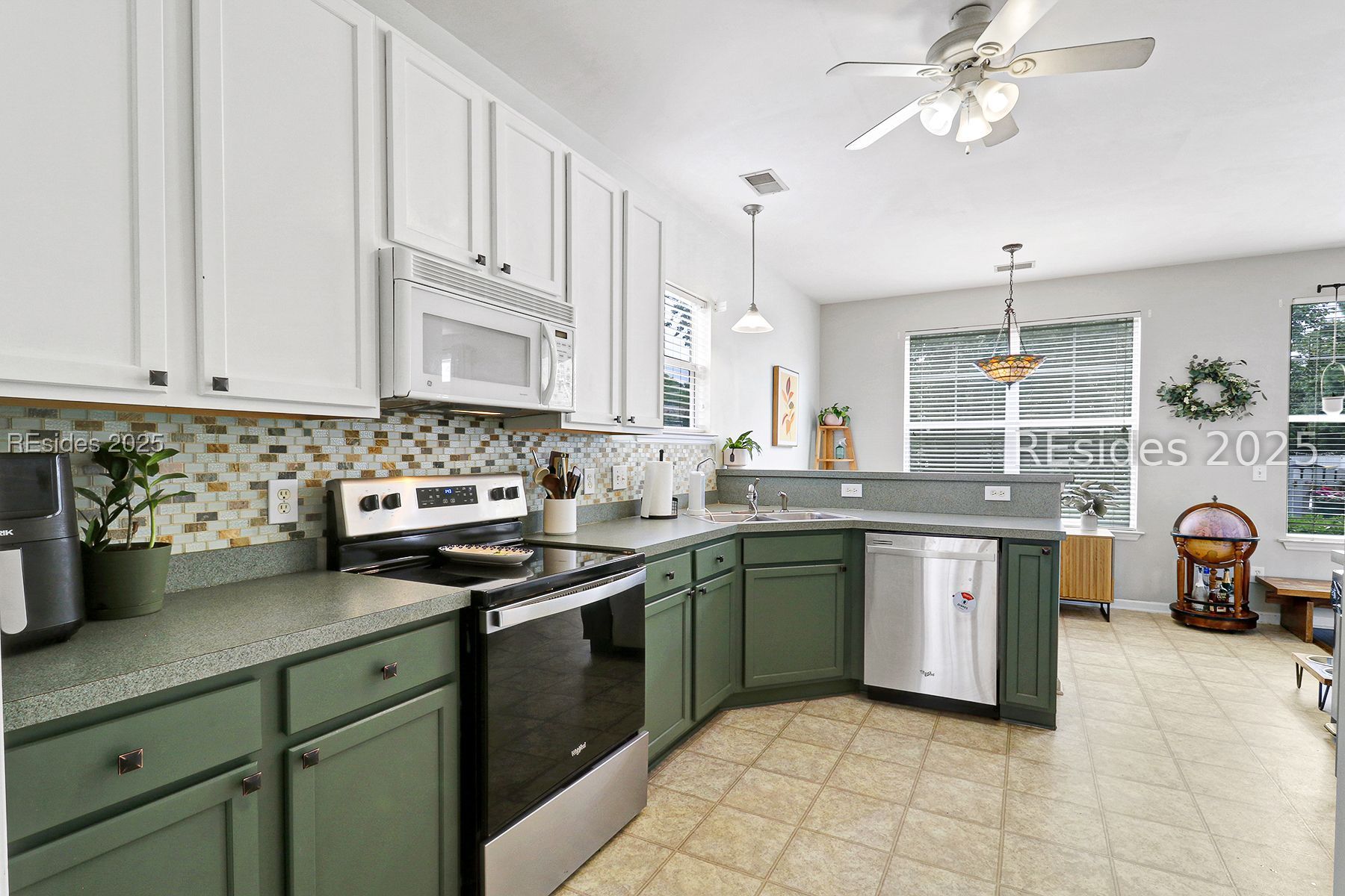 37 4th Avenue