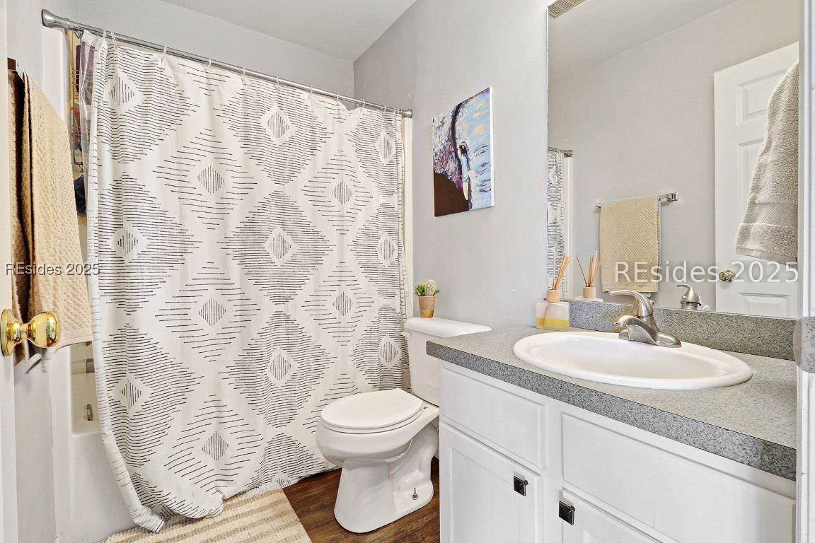 37 4th Avenue