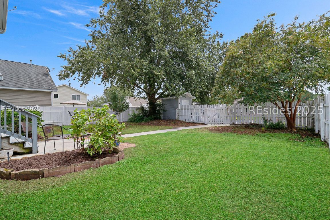 37 4th Avenue