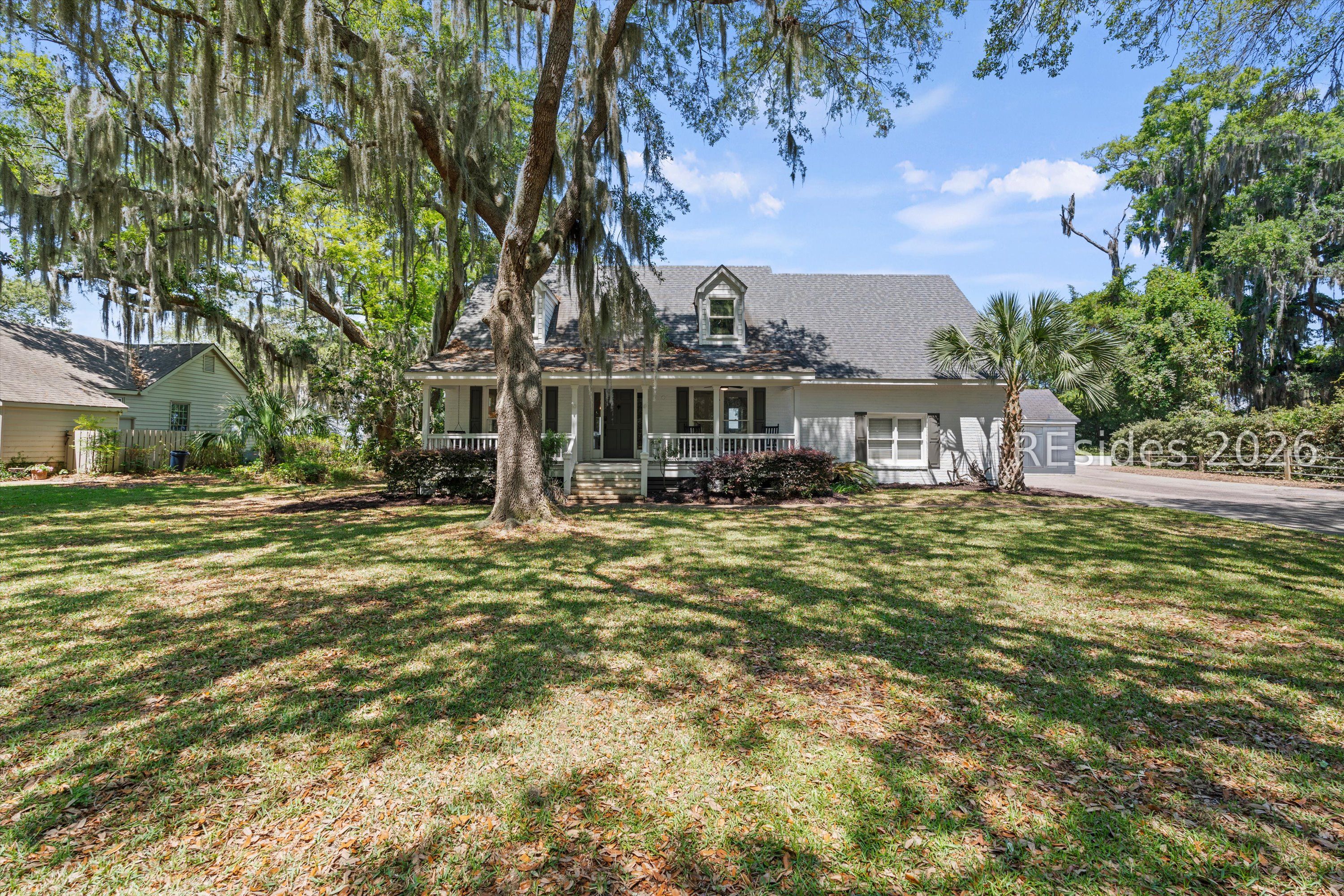 12 Riverfront Place