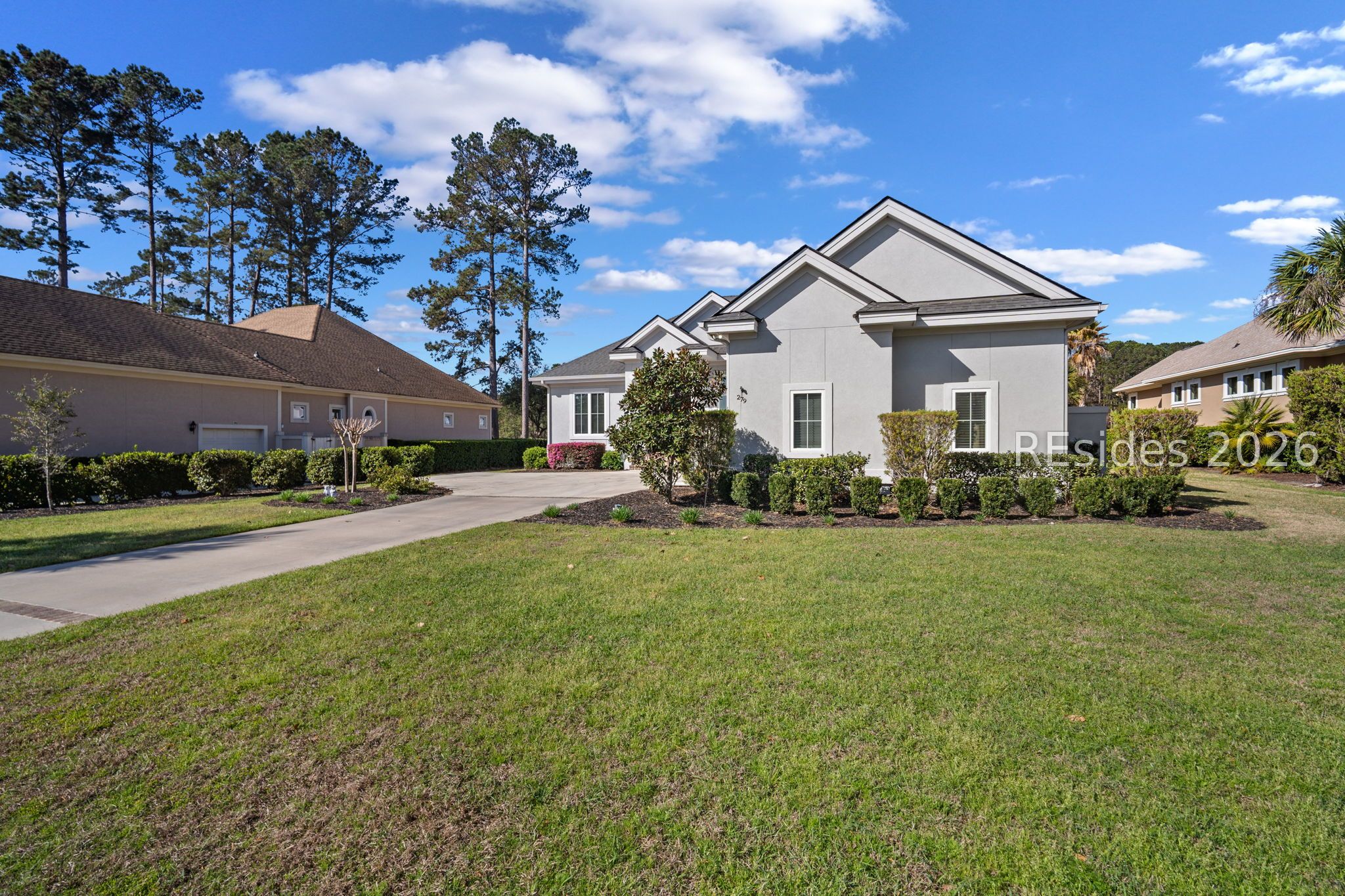 279 Farnsleigh Avenue