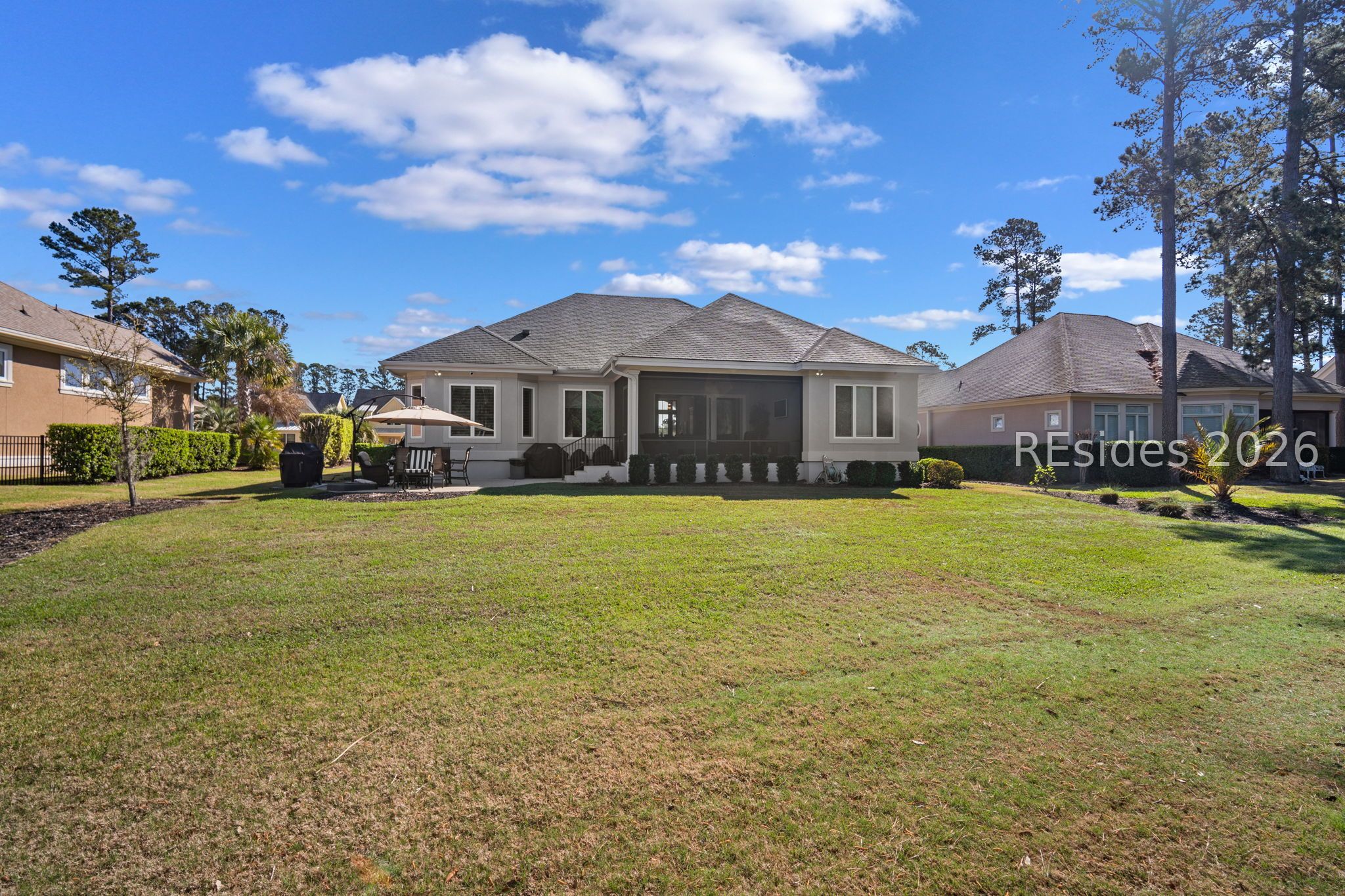 279 Farnsleigh Avenue
