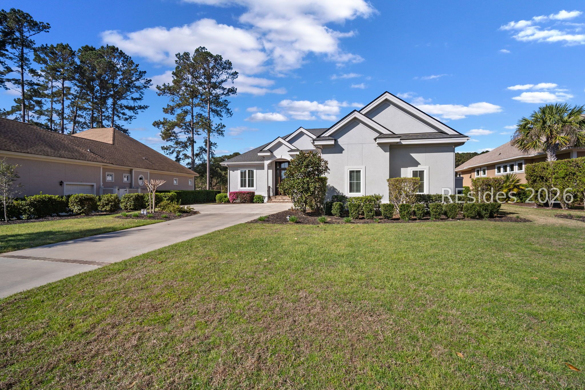 279 Farnsleigh Avenue