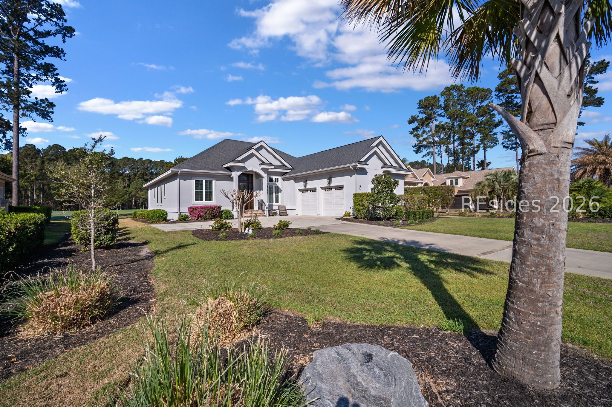 279 Farnsleigh Avenue