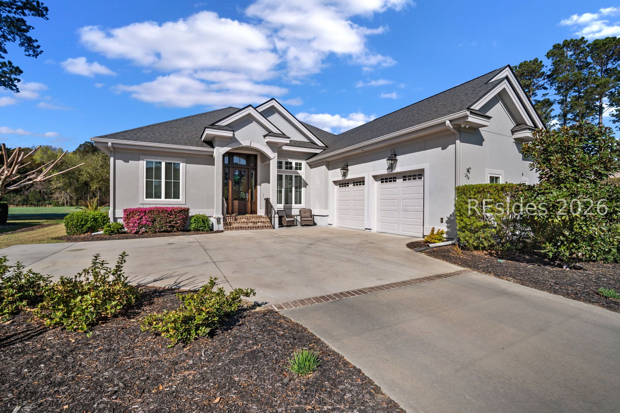 279 Farnsleigh Avenue