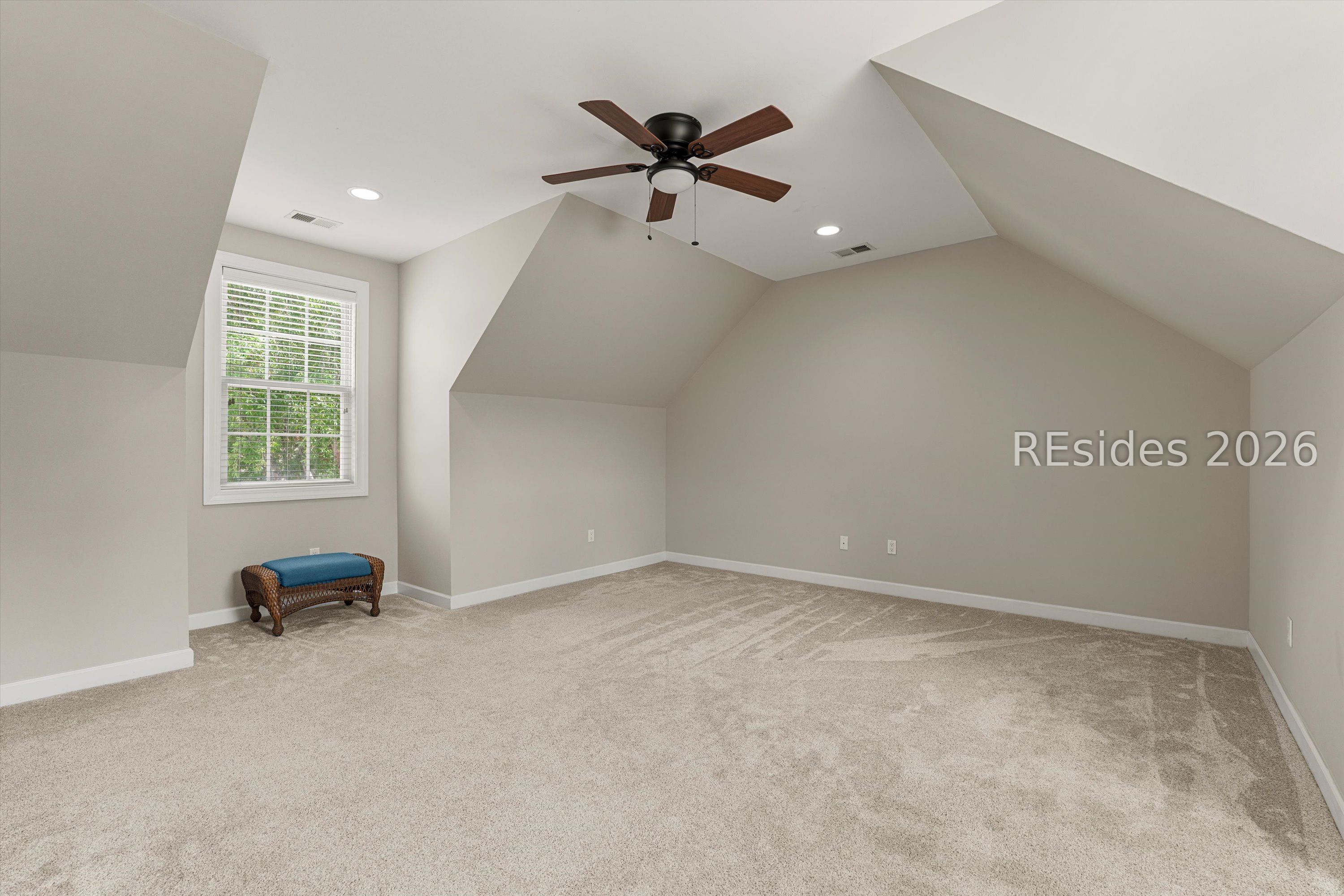 1 Meadowlawn Lane