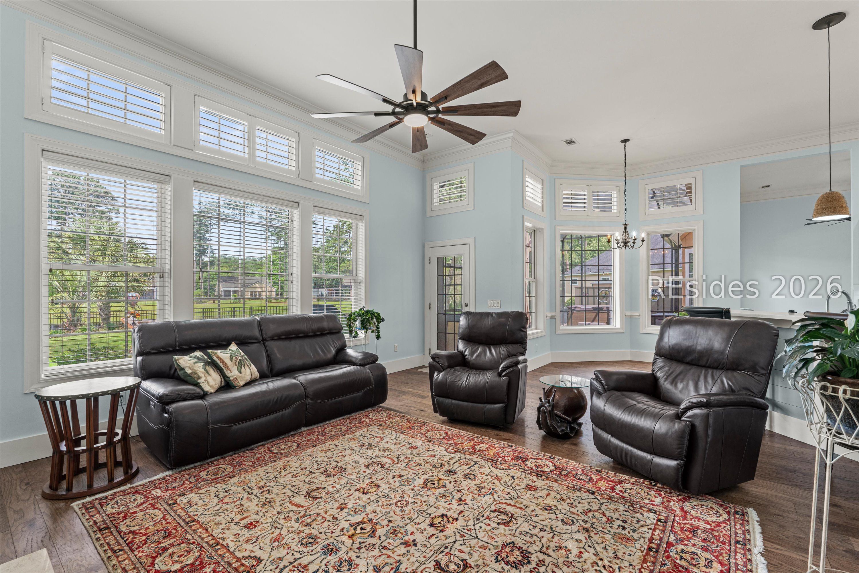 1 Meadowlawn Lane