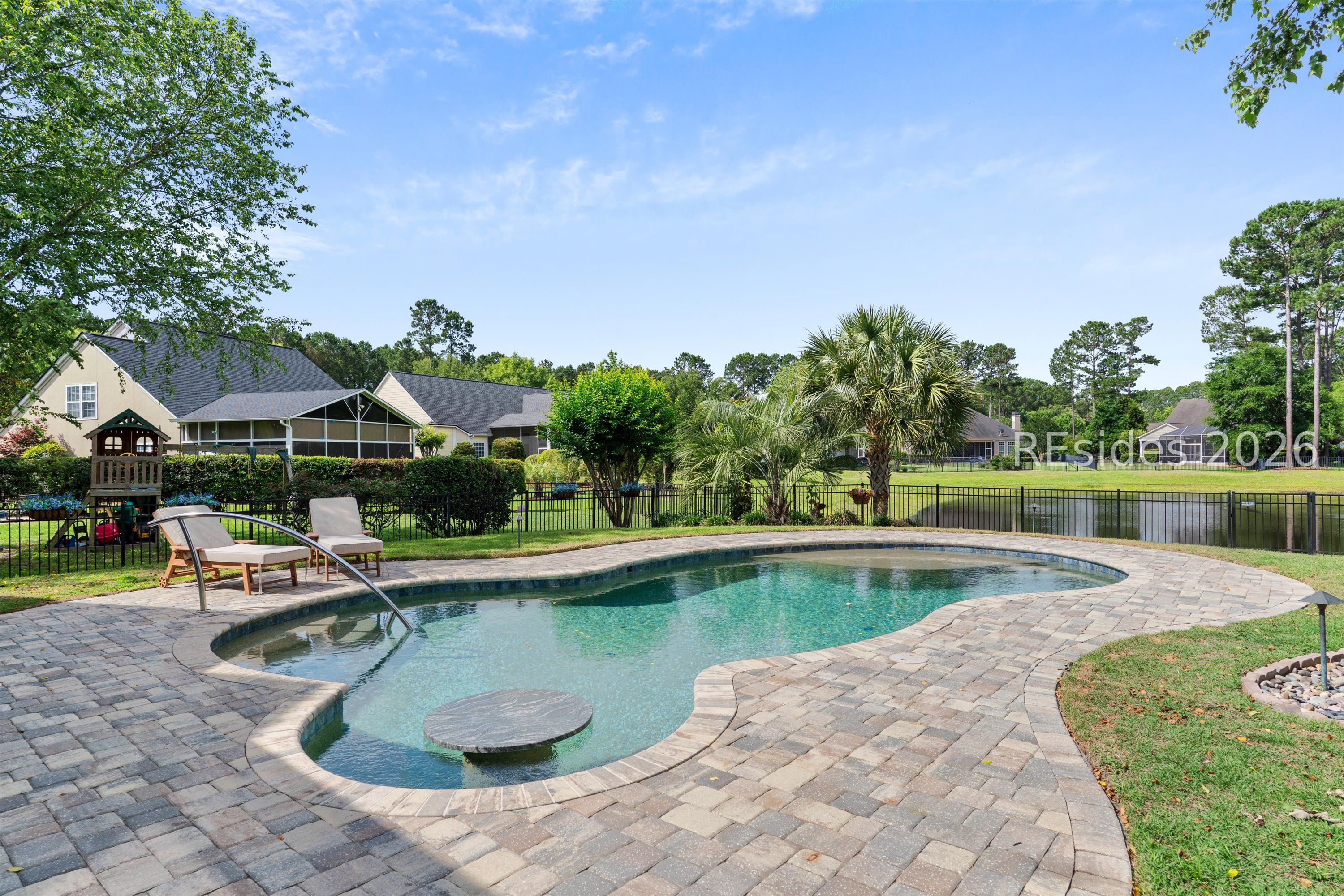 1 Meadowlawn Lane