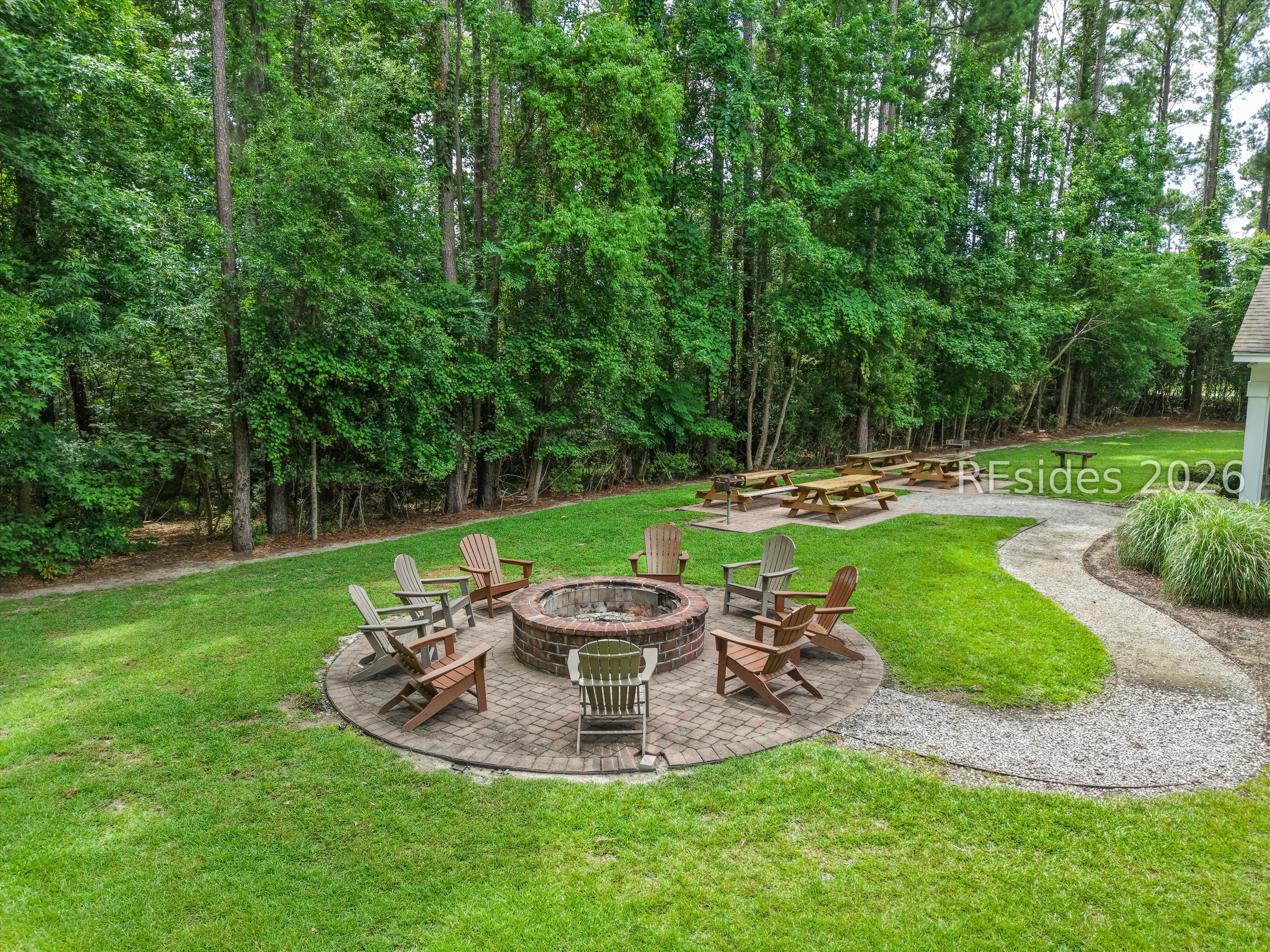 1 Meadowlawn Lane