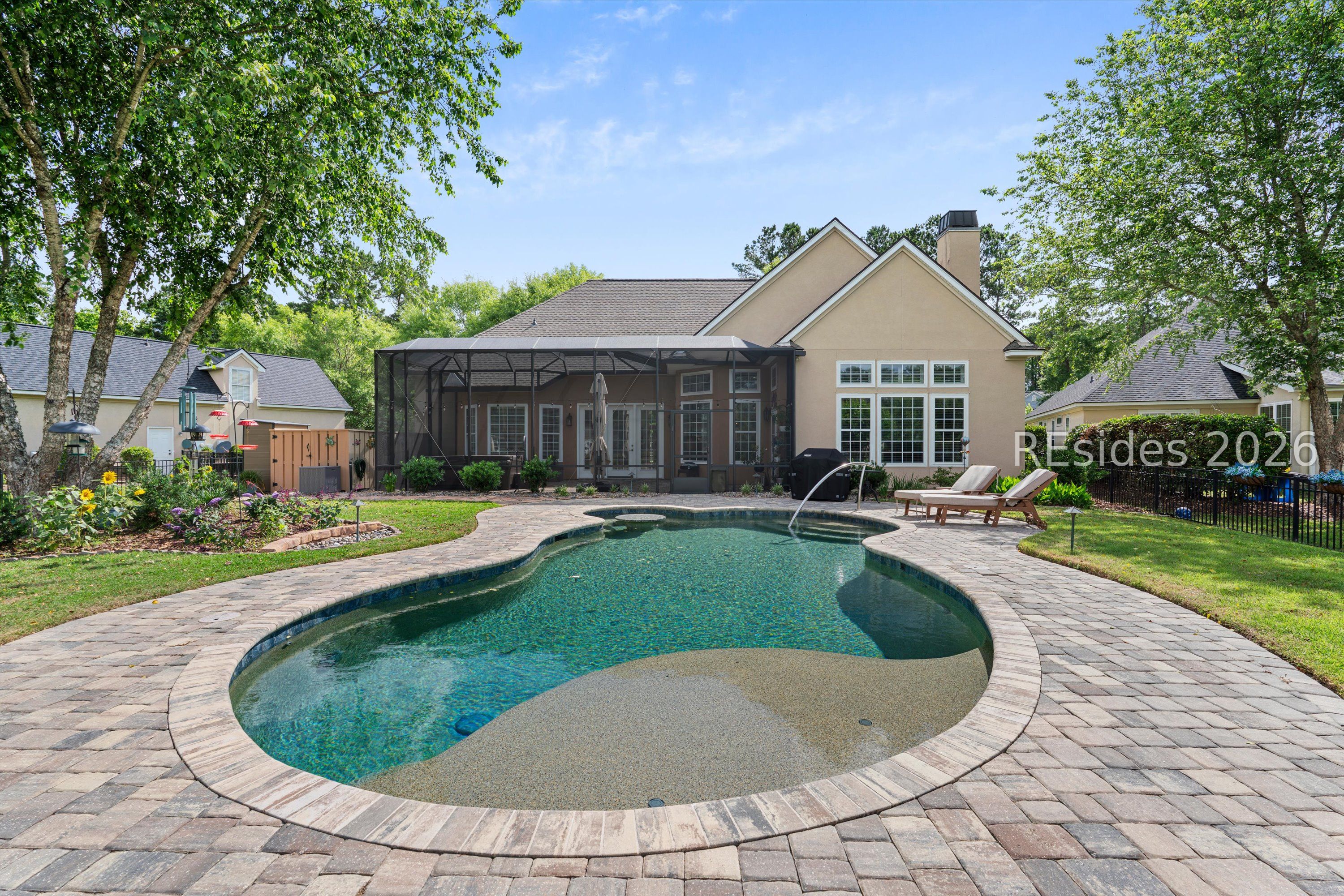 1 Meadowlawn Lane