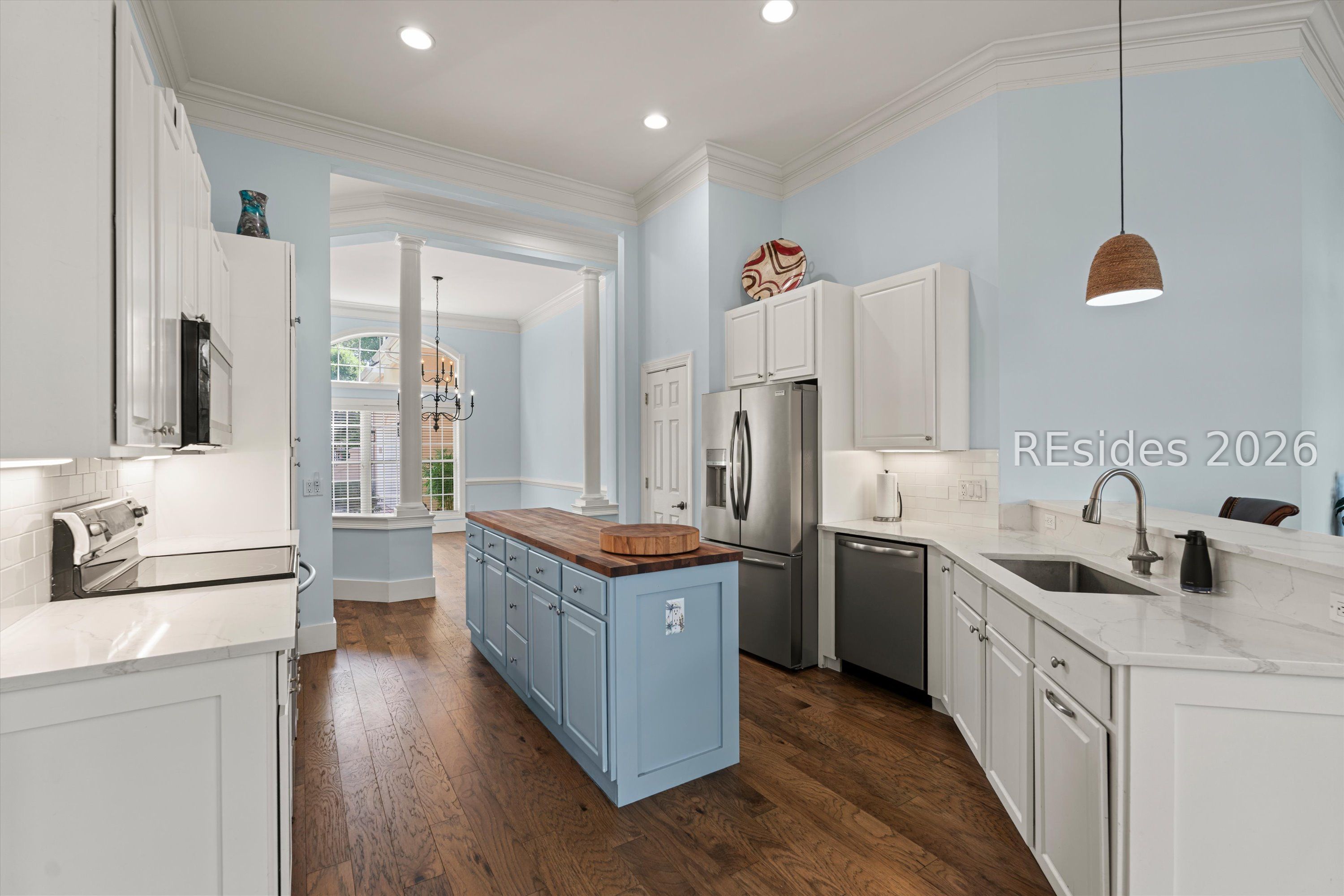 1 Meadowlawn Lane