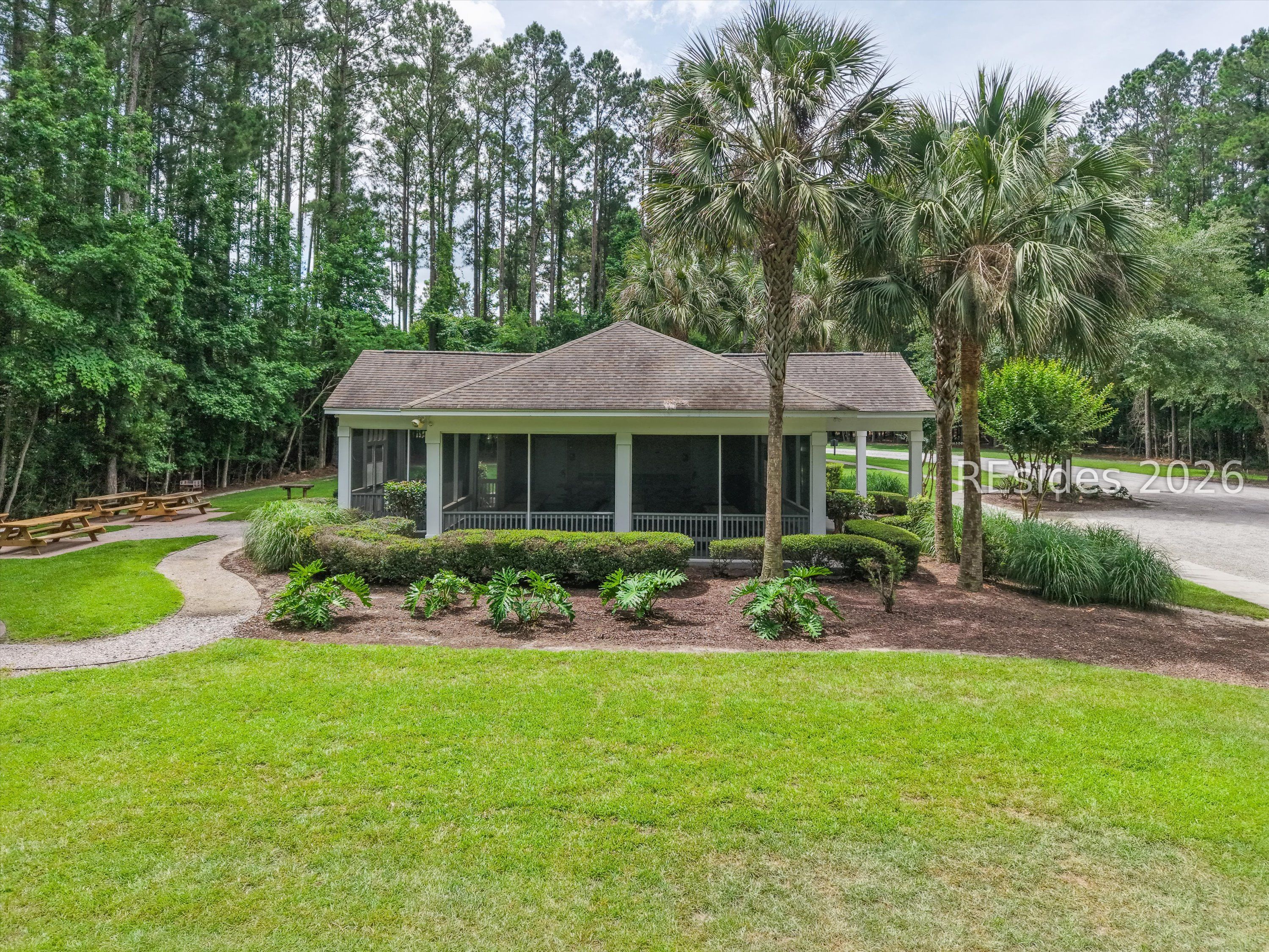 1 Meadowlawn Lane