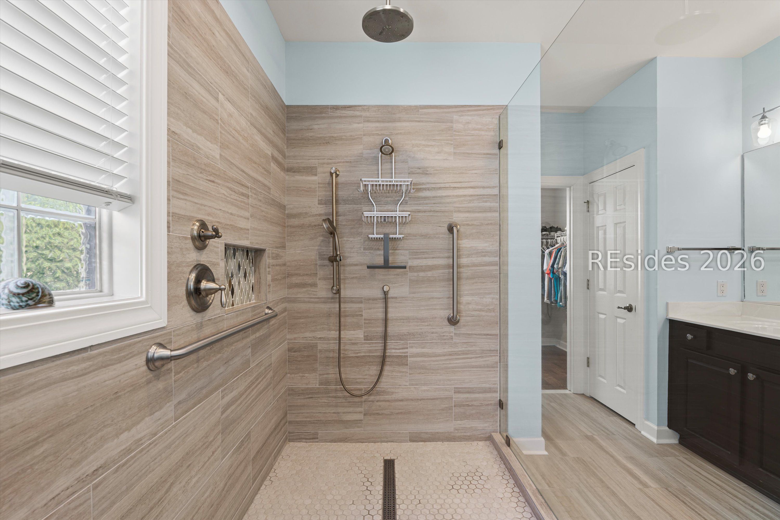 1 Meadowlawn Lane