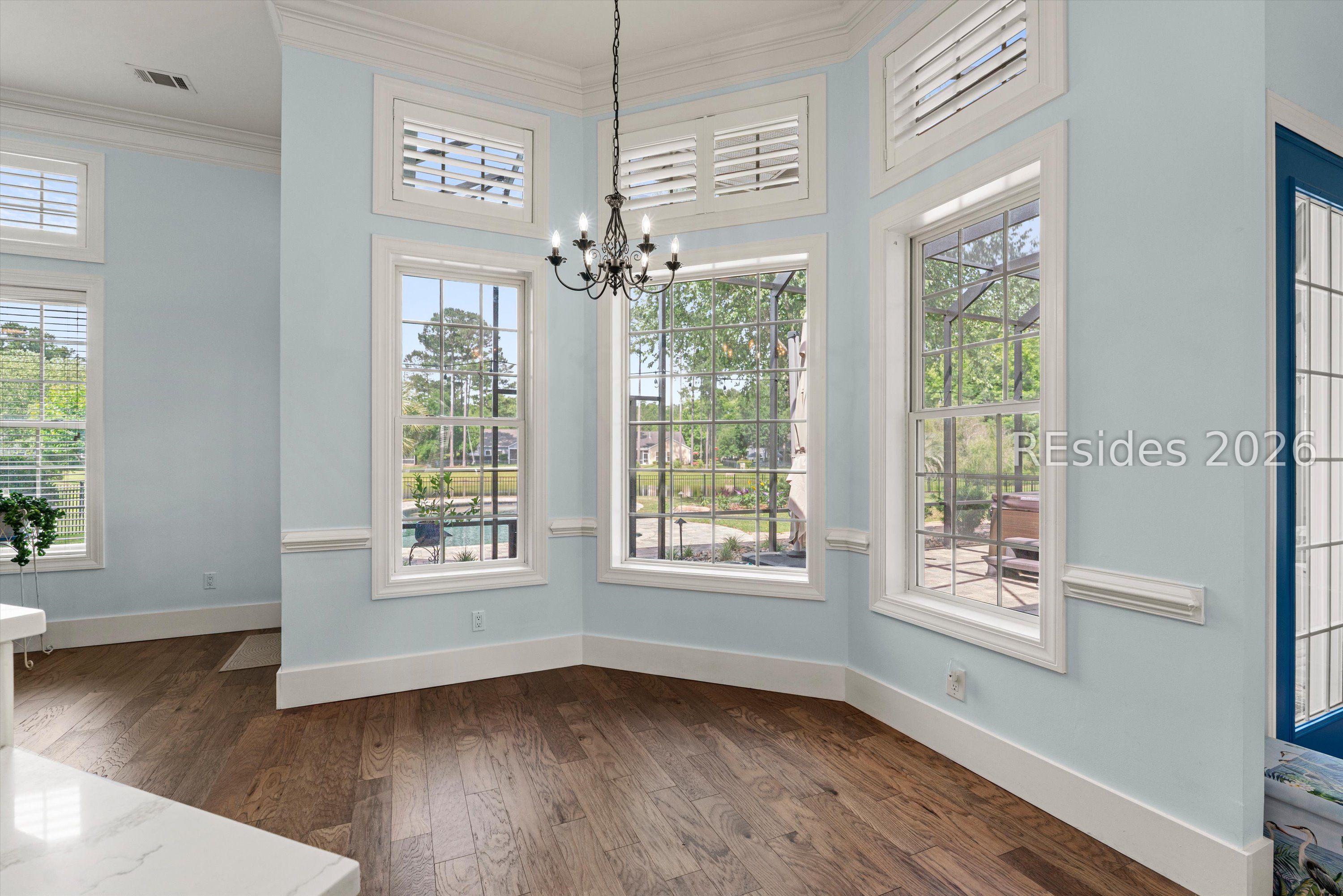 1 Meadowlawn Lane