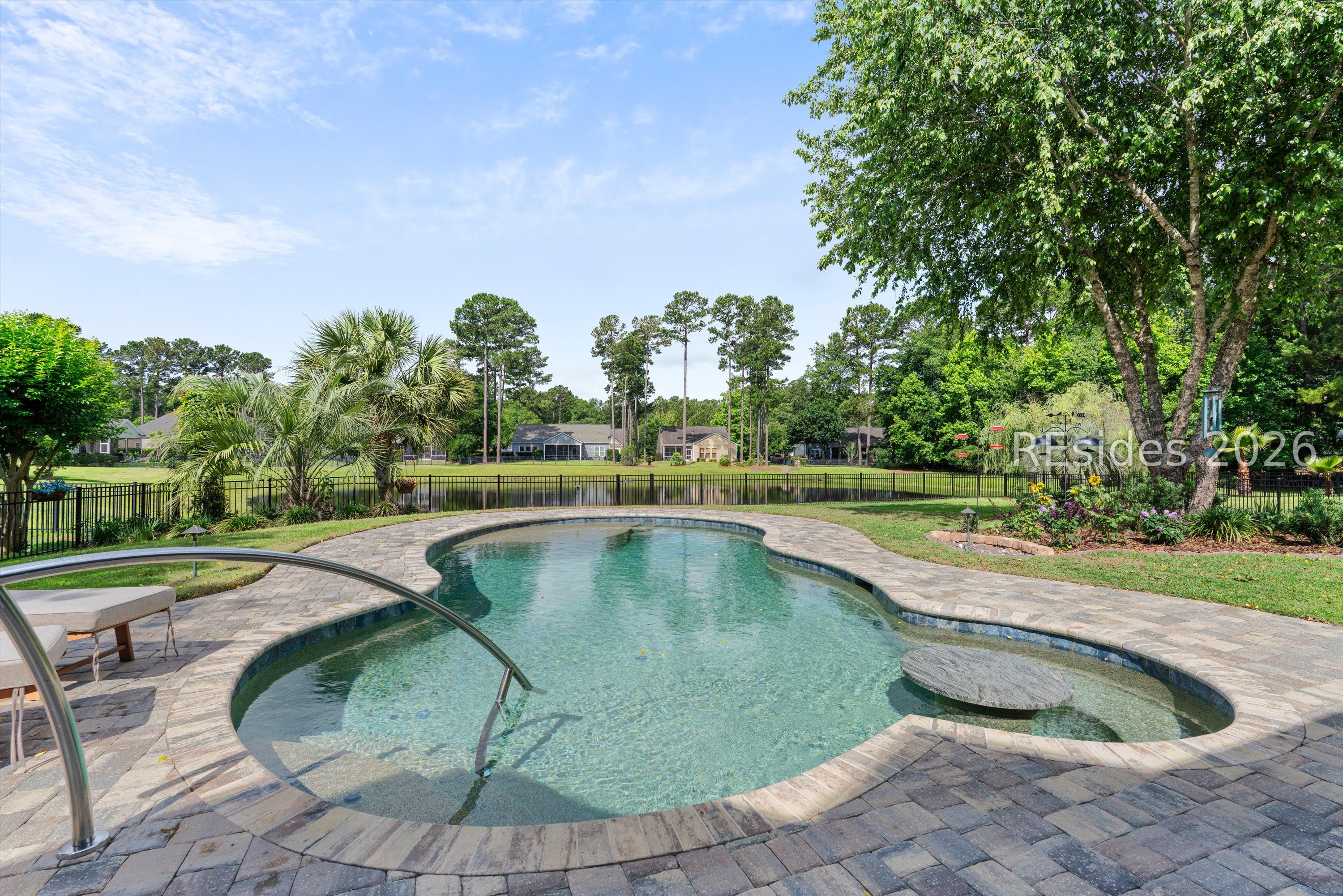 1 Meadowlawn Lane