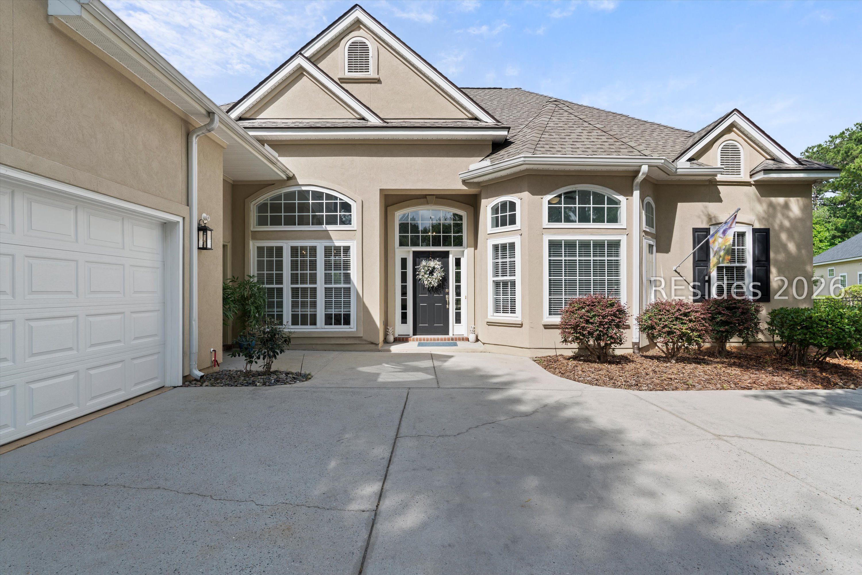 1 Meadowlawn Lane
