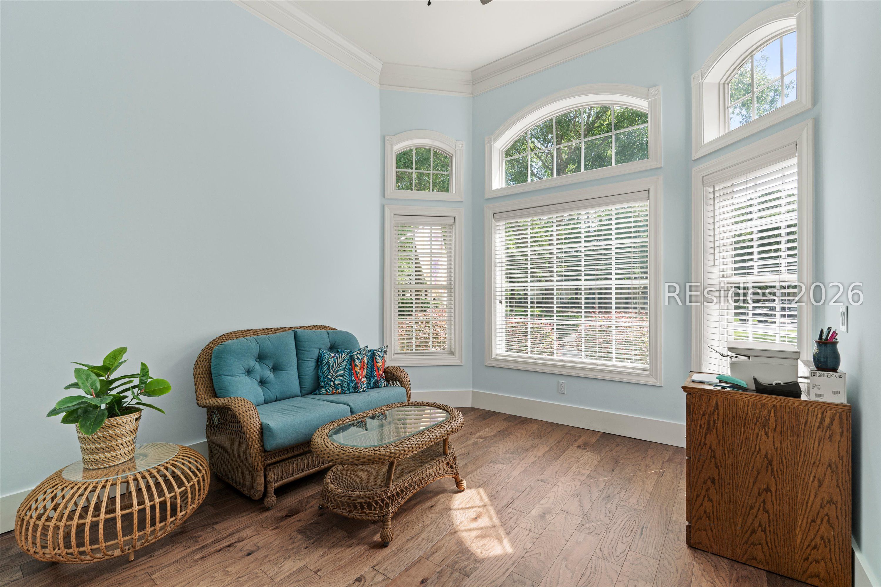 1 Meadowlawn Lane
