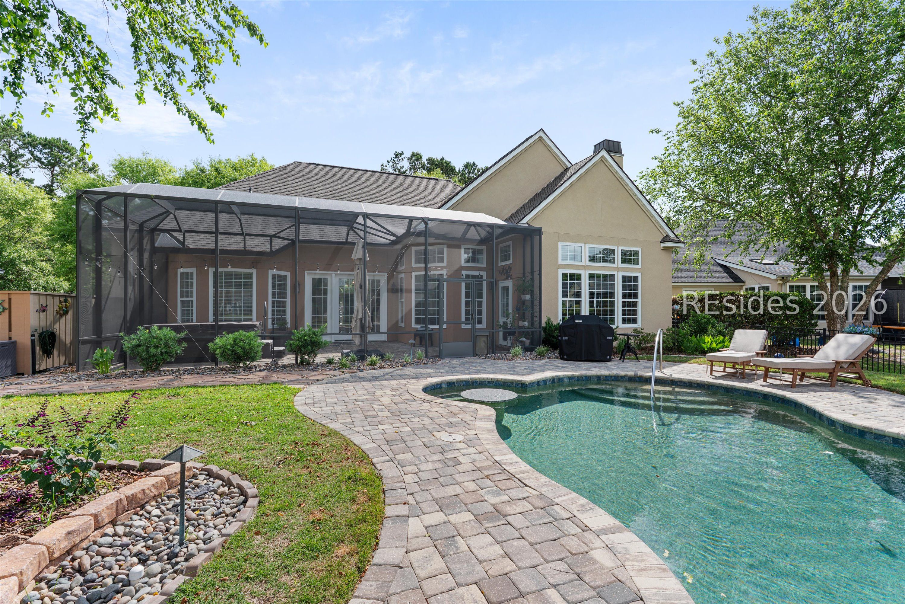 1 Meadowlawn Lane