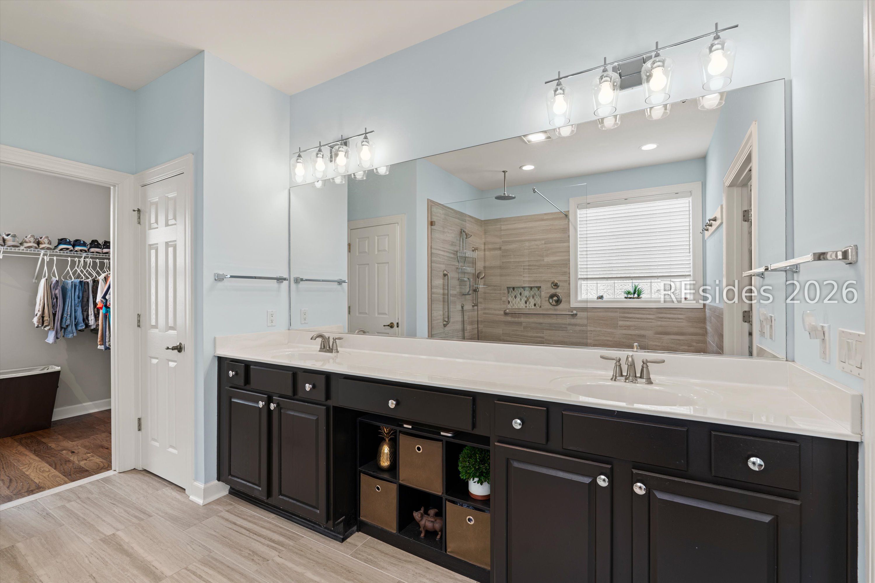 1 Meadowlawn Lane