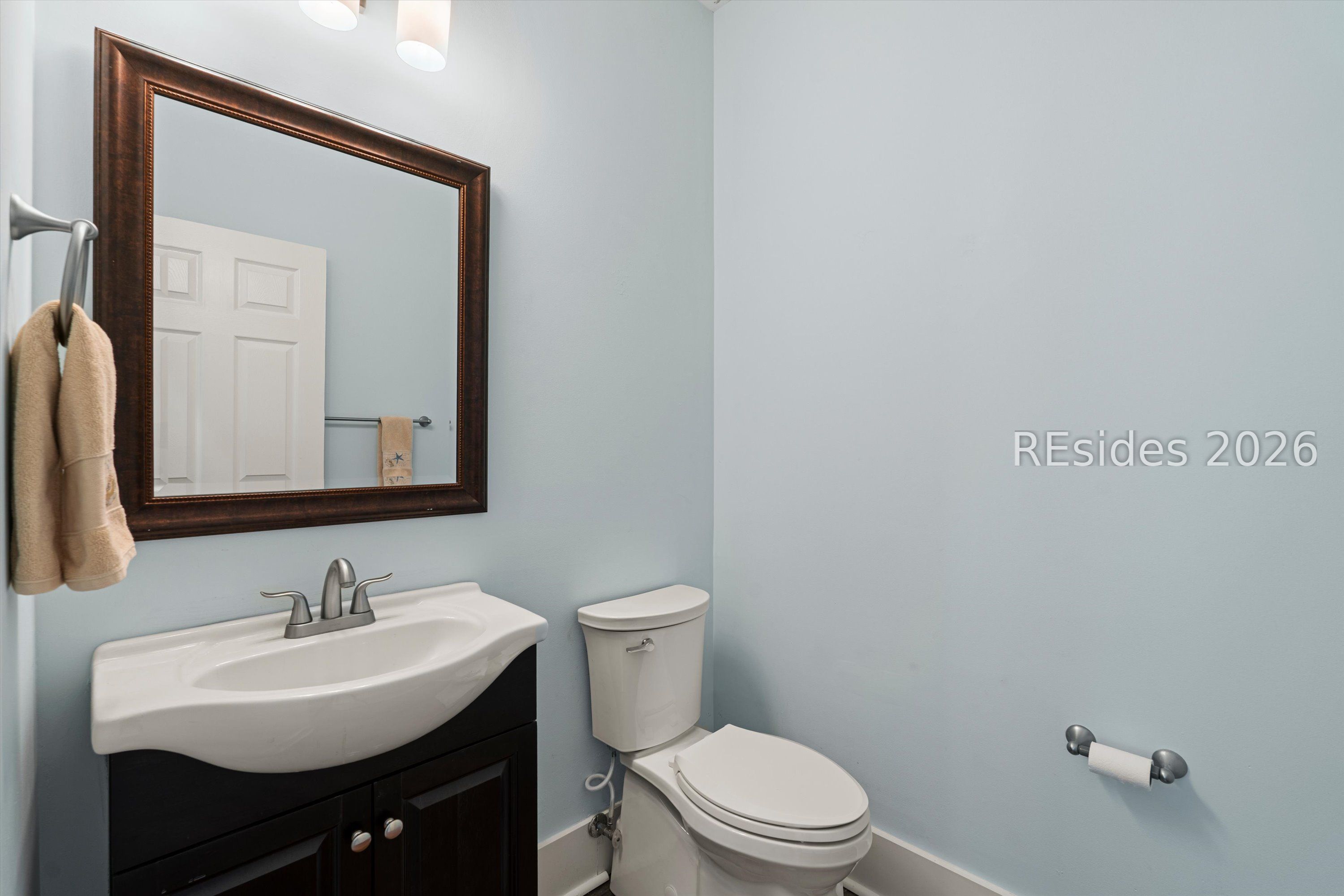 1 Meadowlawn Lane