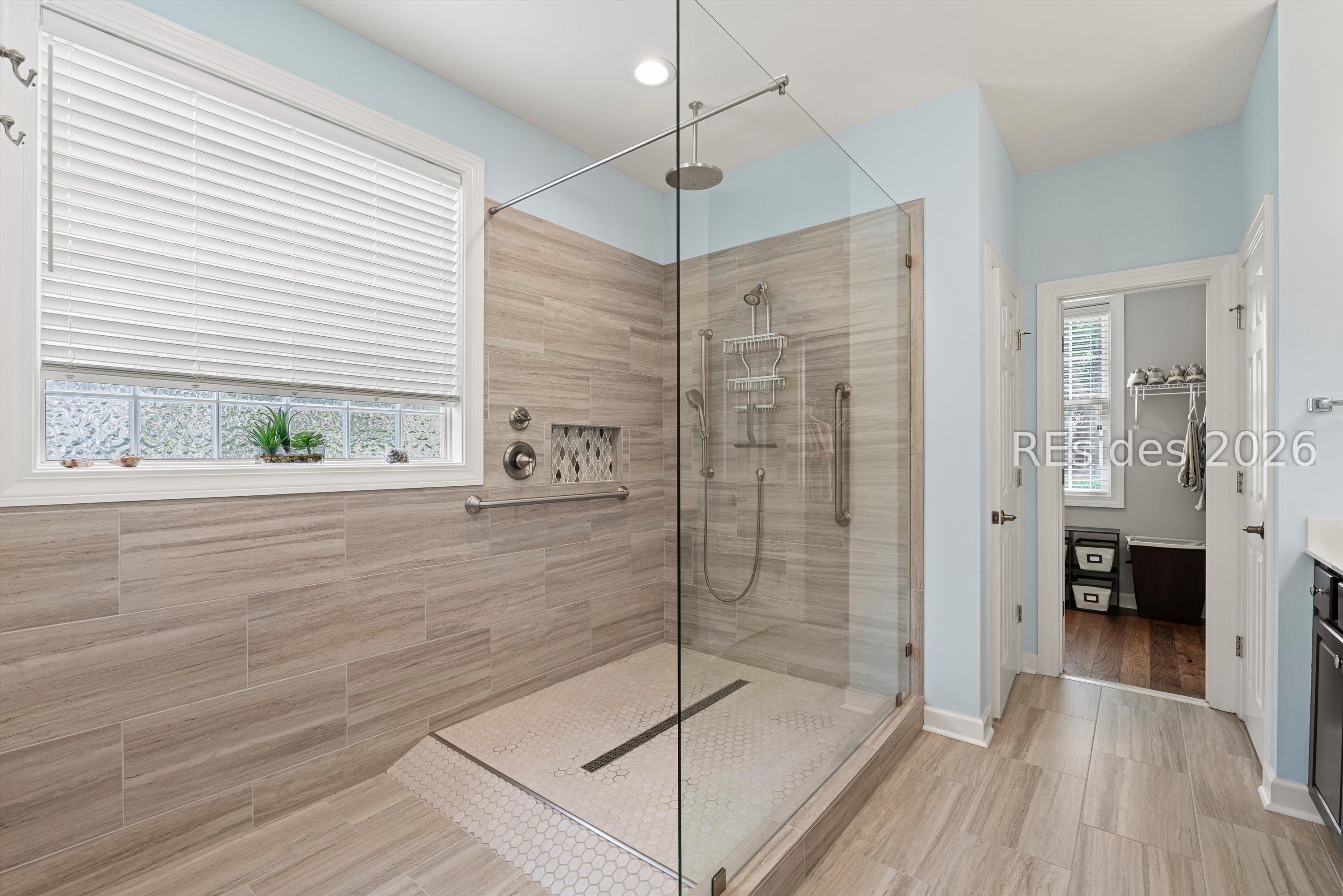 1 Meadowlawn Lane