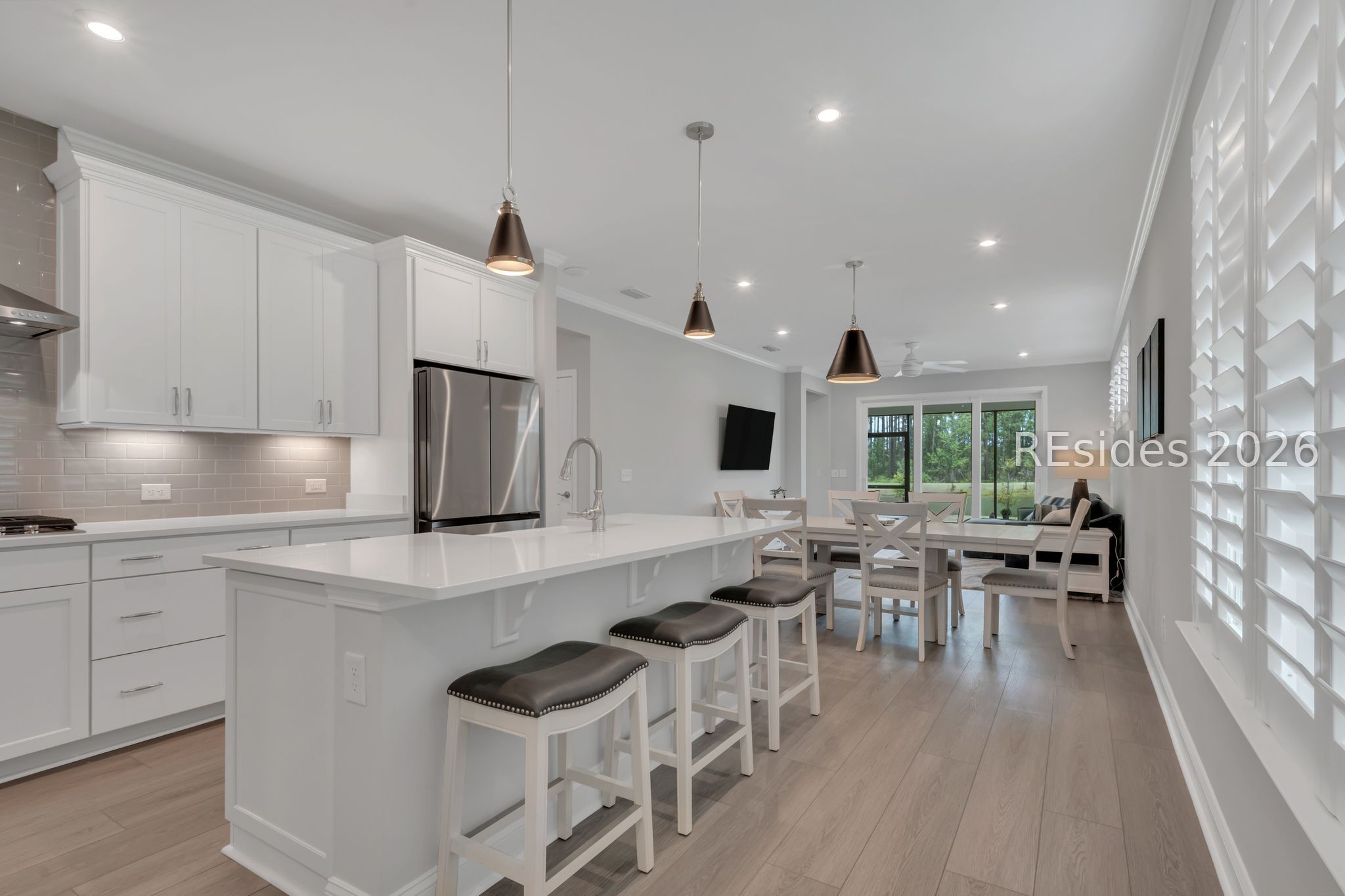 466 Aurora Way