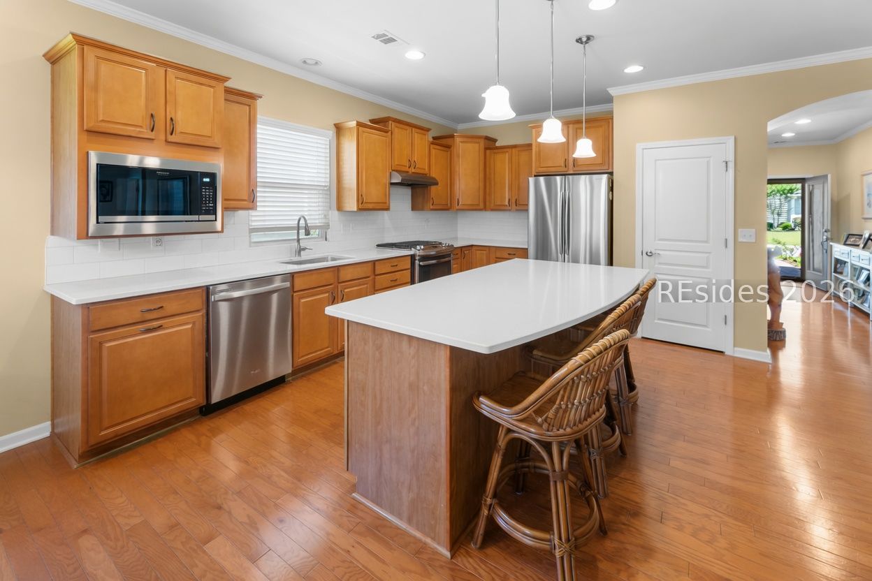 748 Knollwood Court