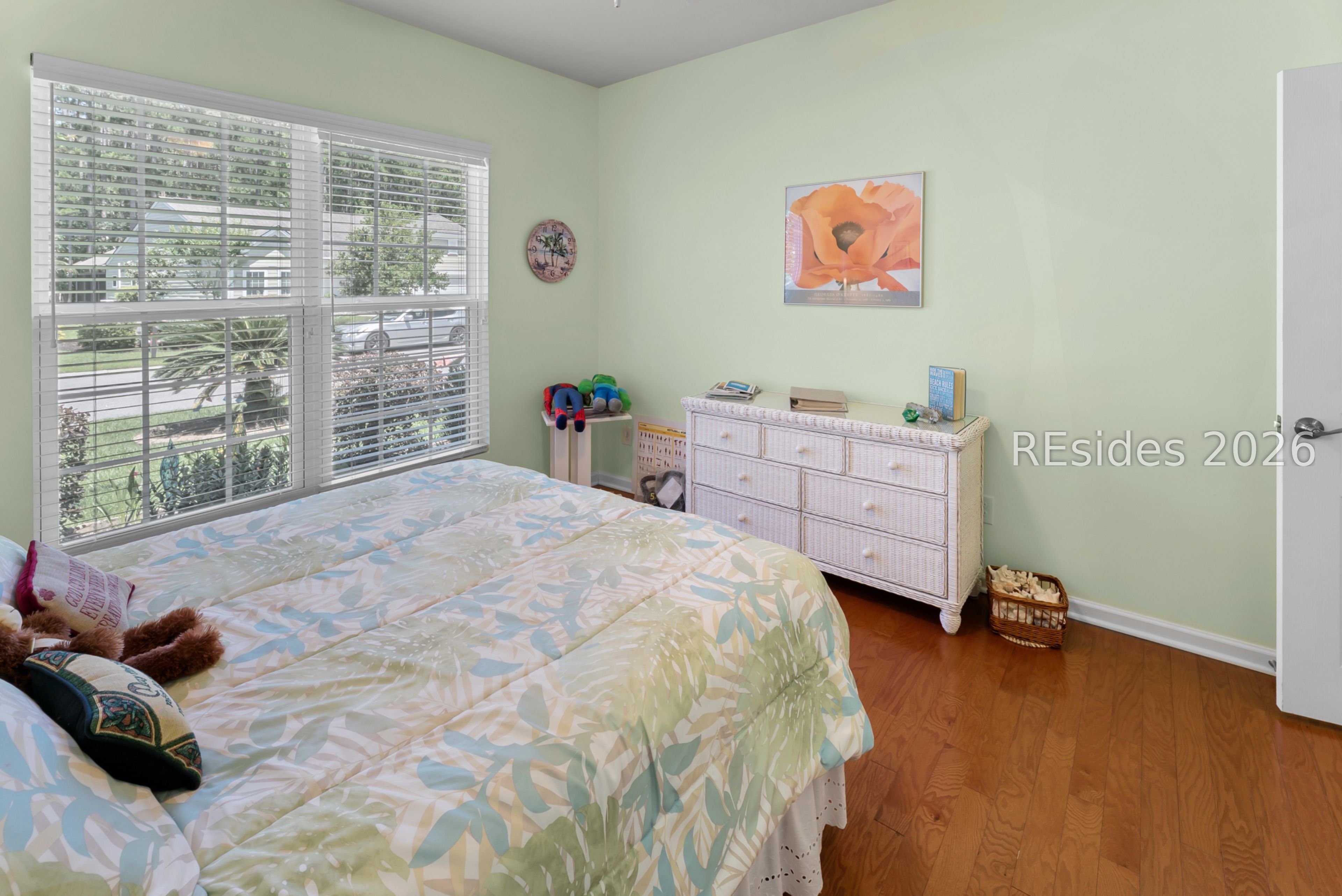 748 Knollwood Court