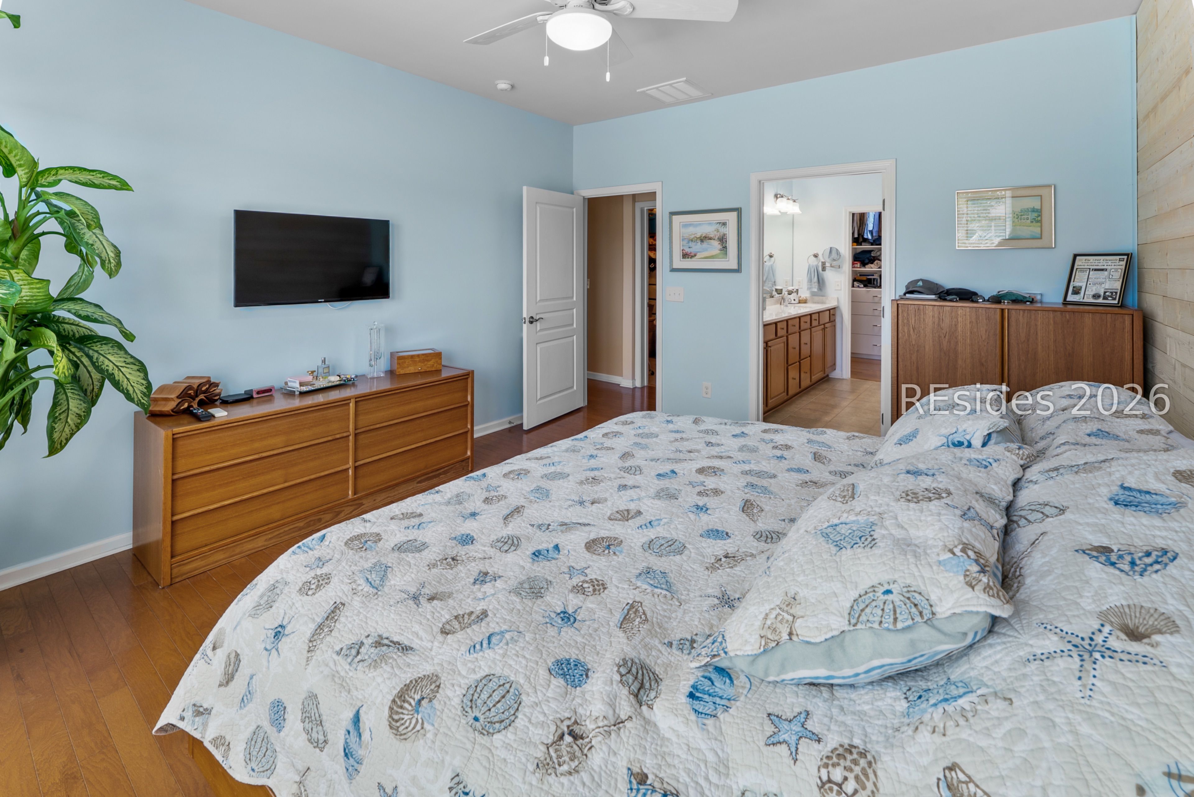 748 Knollwood Court