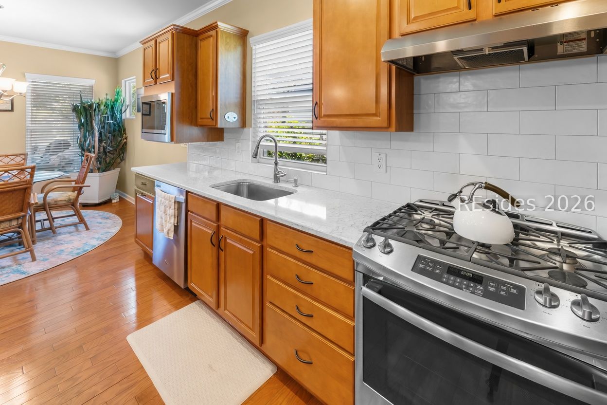 748 Knollwood Court