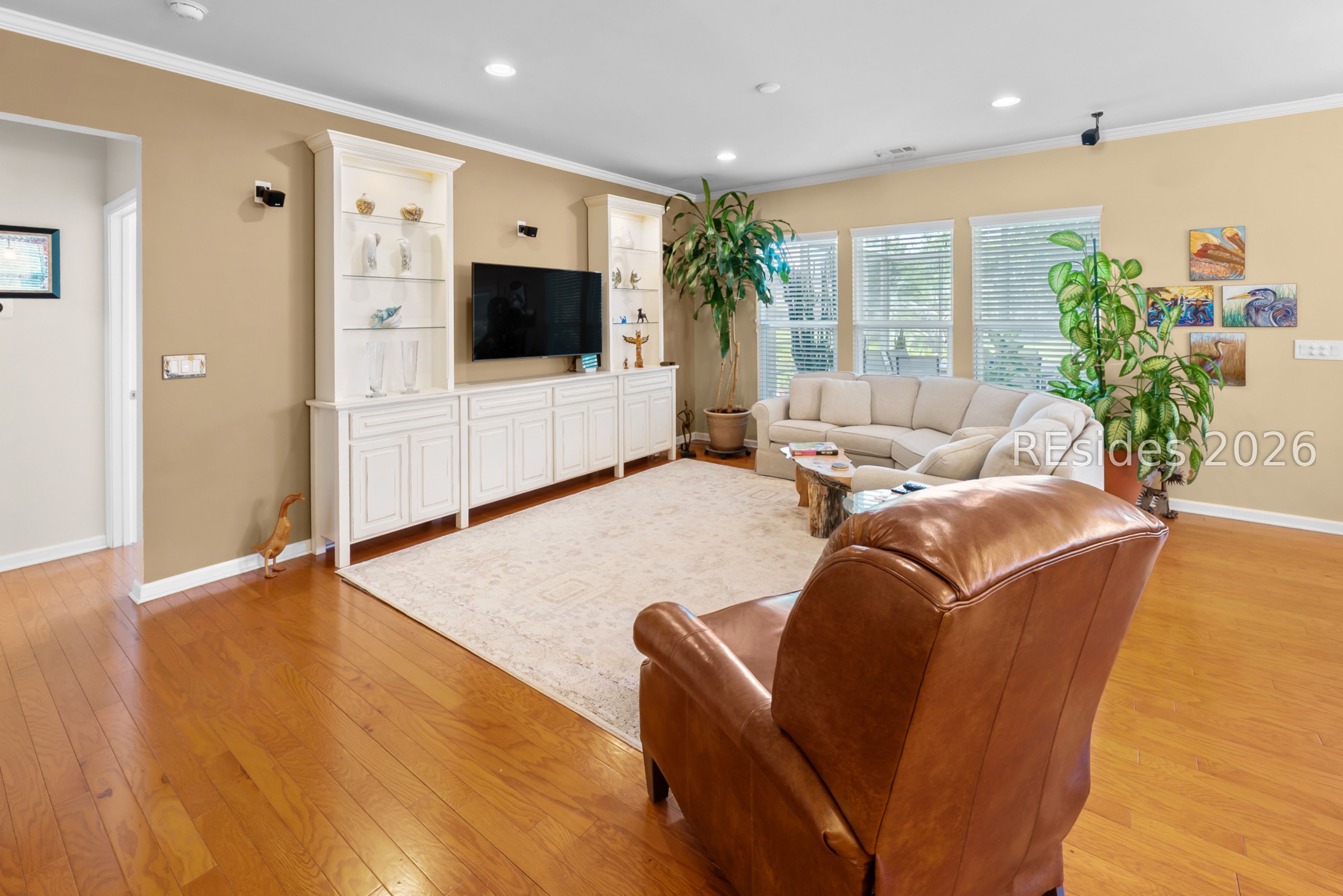 748 Knollwood Court