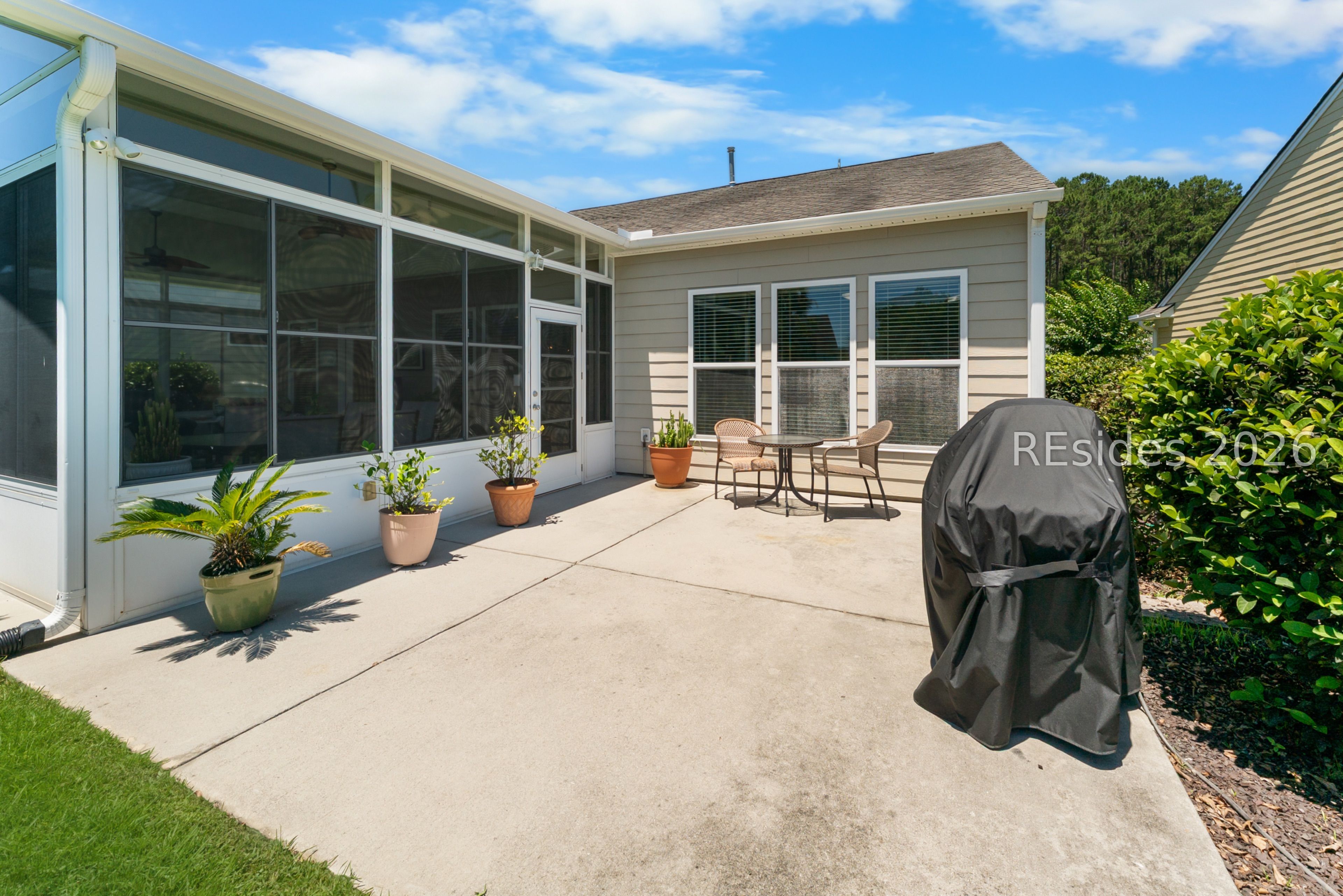 748 Knollwood Court