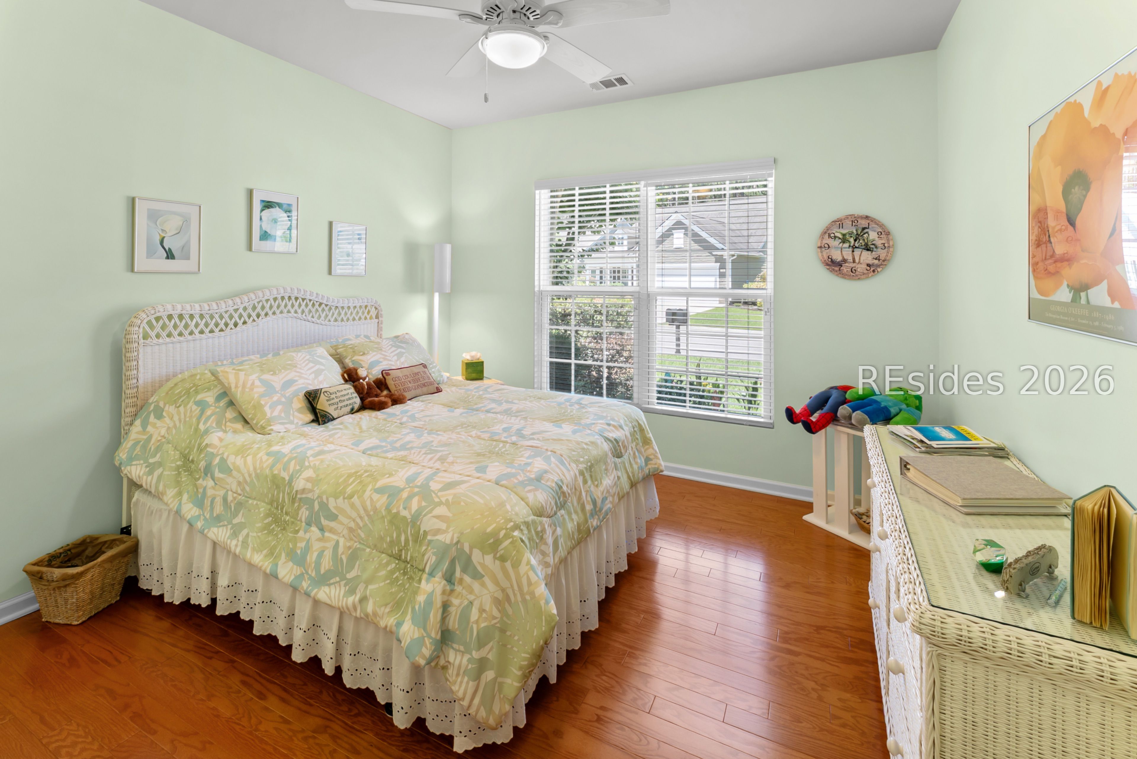 748 Knollwood Court