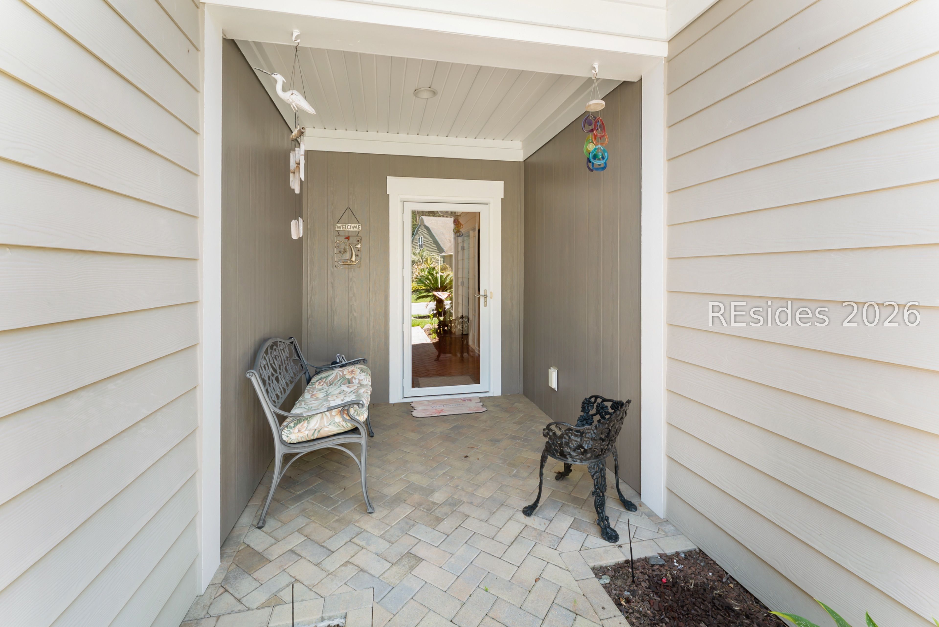 748 Knollwood Court
